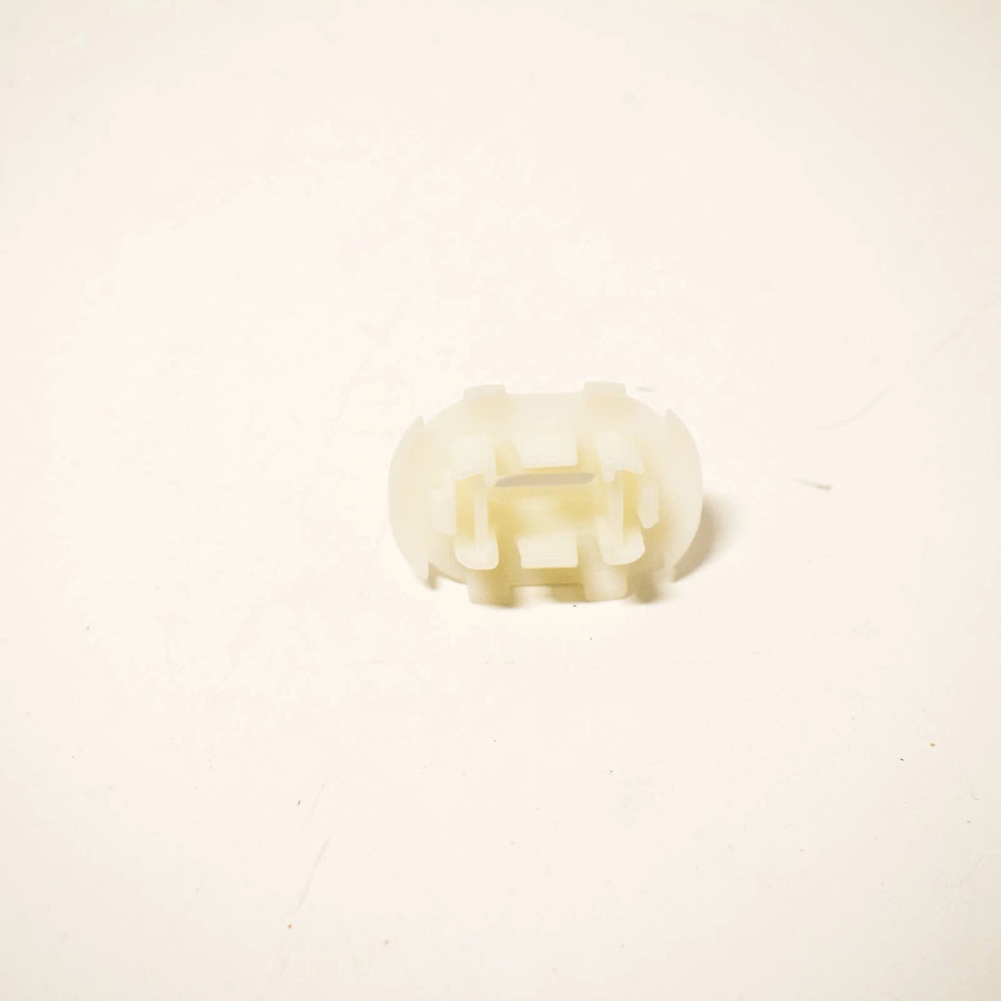 NEW BMW I8 L12 RADIATOR RUBBER MOUNT SUPPORT 17117553481 ORIGINAL