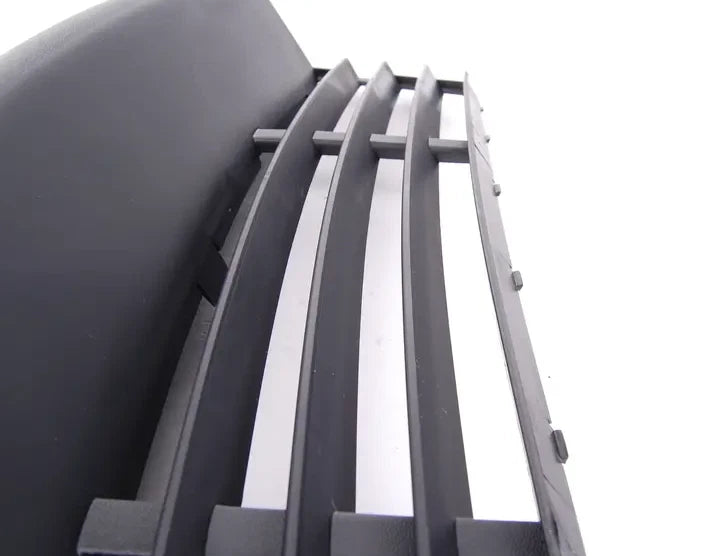 NEW BMW 5 E34 FRONT BUMPER LICENSE PLATE GRILLE 51118148821 8148821 GENUINE