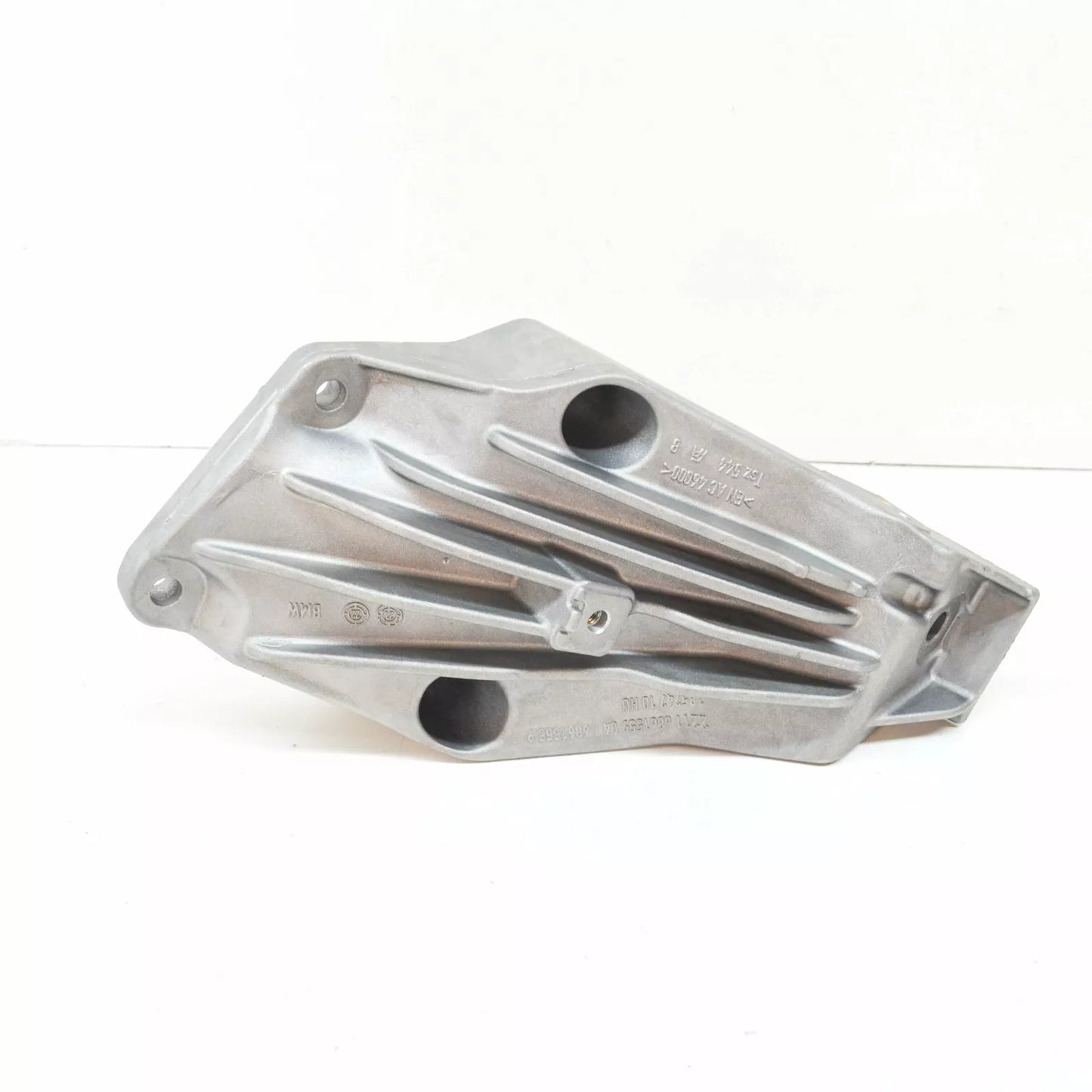 NEW BMW 5 G30 LEFT SIDE ENGINE BRACKET MOUNT 22116861555 6861555 ORIGINAL