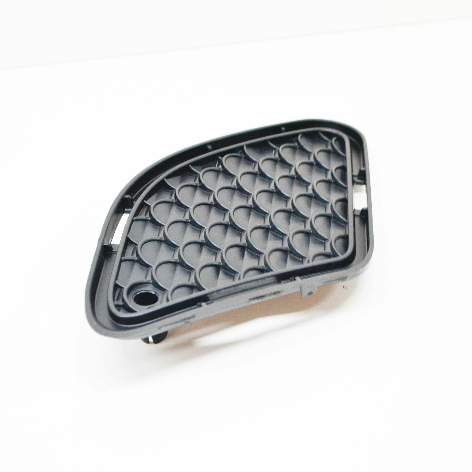 NEW MB C-CLASS W204 FRONT AMG BUMPER LOWER LEFT GRILLE A2048850553 2010 ORIGINAL