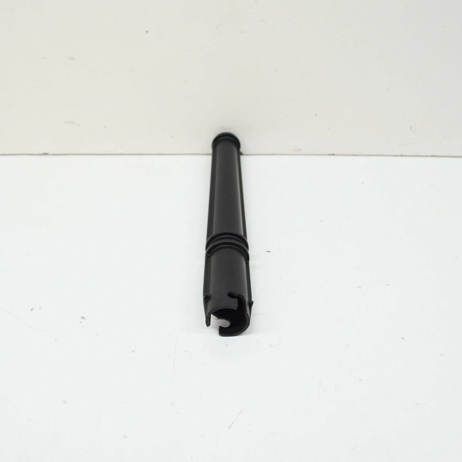 NEW AUDI A1 8X AIR FILTER WATER DRAINAGE HOSE 04E129637 ORIGINAL