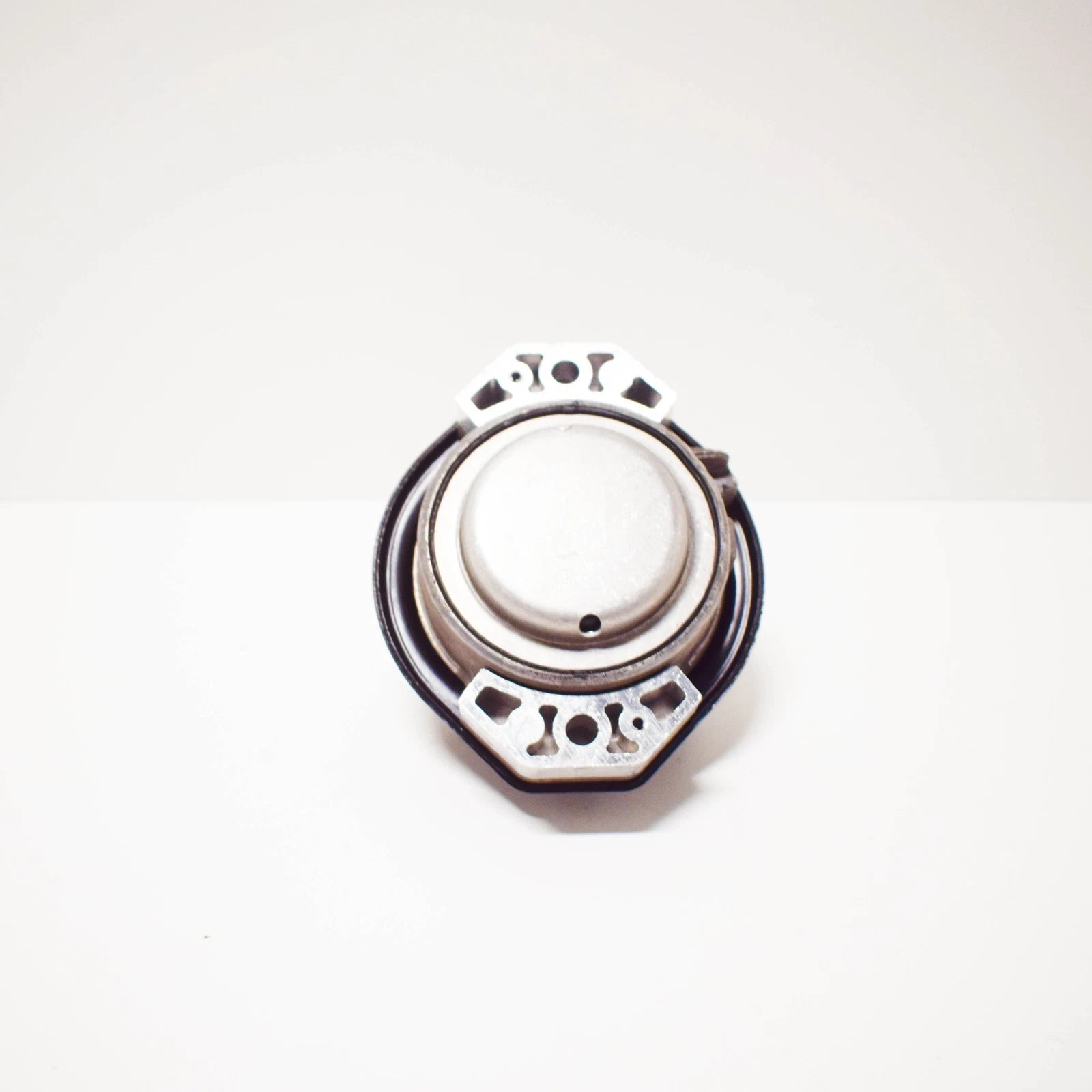 NEW BMW 7 E65 E66 E67 LEFT ENGINE MOUNT 22116771917 6771917 ORIGINAL