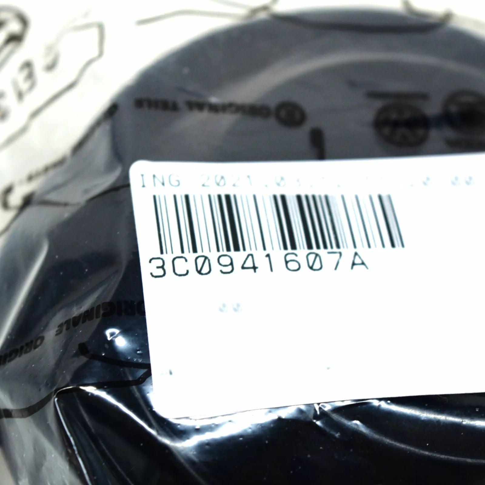 NEW AUDI A3 8V FRONT HEADLIGHT DIPPED BEAM COVER CAP 3C0941607A ORIGINAL