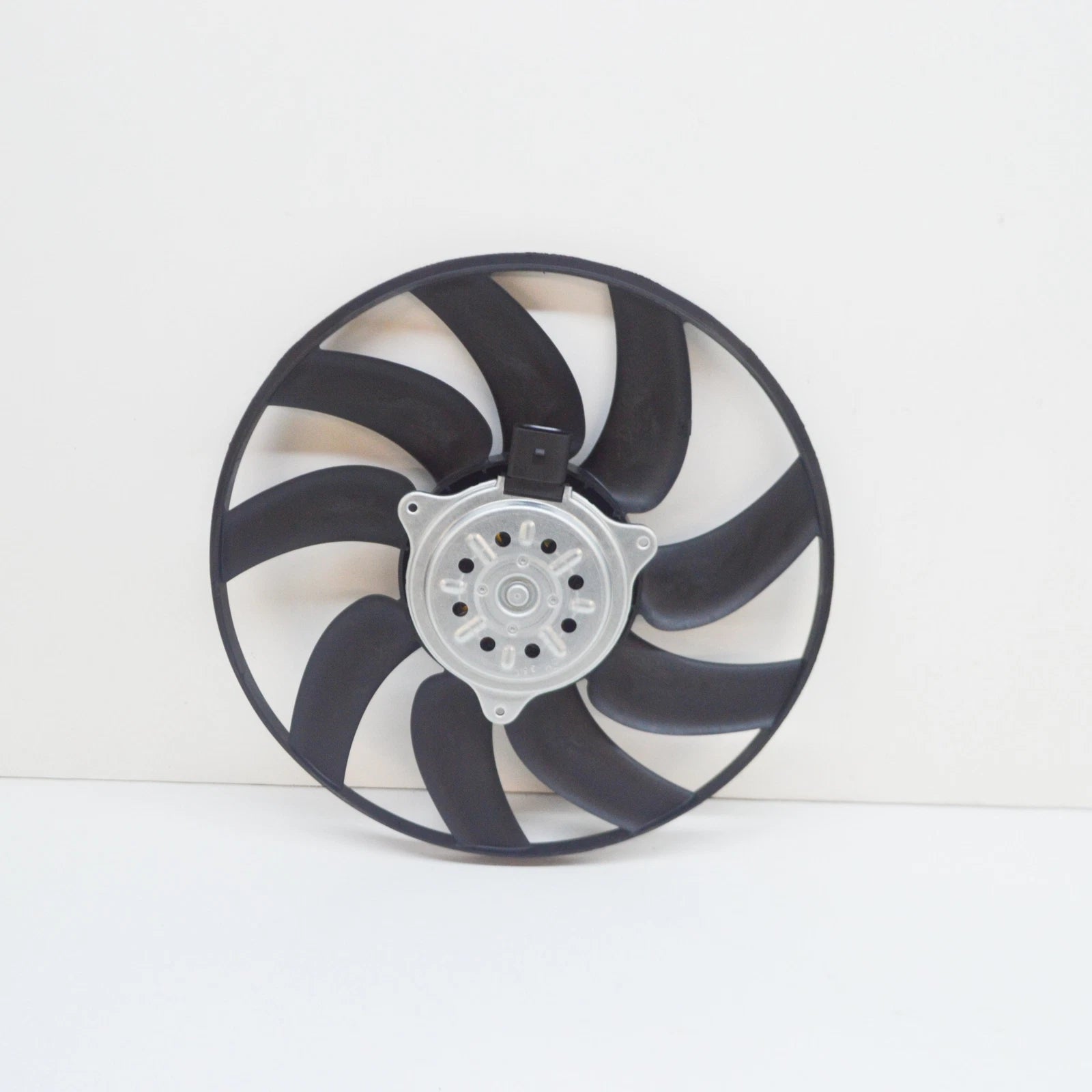 NEW AUDI Q3 8U RIGHT ENGINE RADIATOR COOLING FAN MOTOR 350MM 8K0959455S ORIGINAL