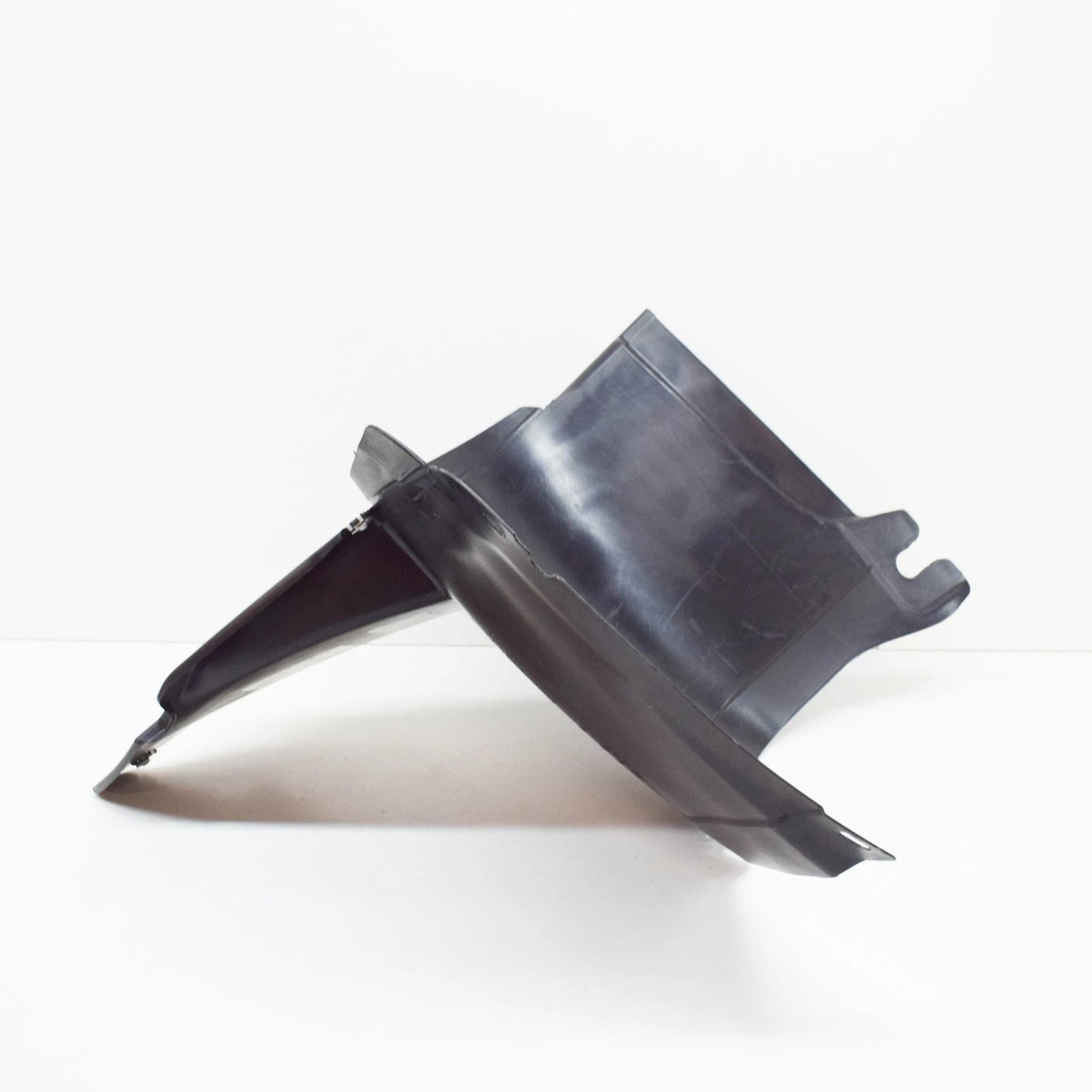 NEW VW JETTA A5 FRONT RIGHT LOWER WHEEL HOUSING LINER 1K0805912E