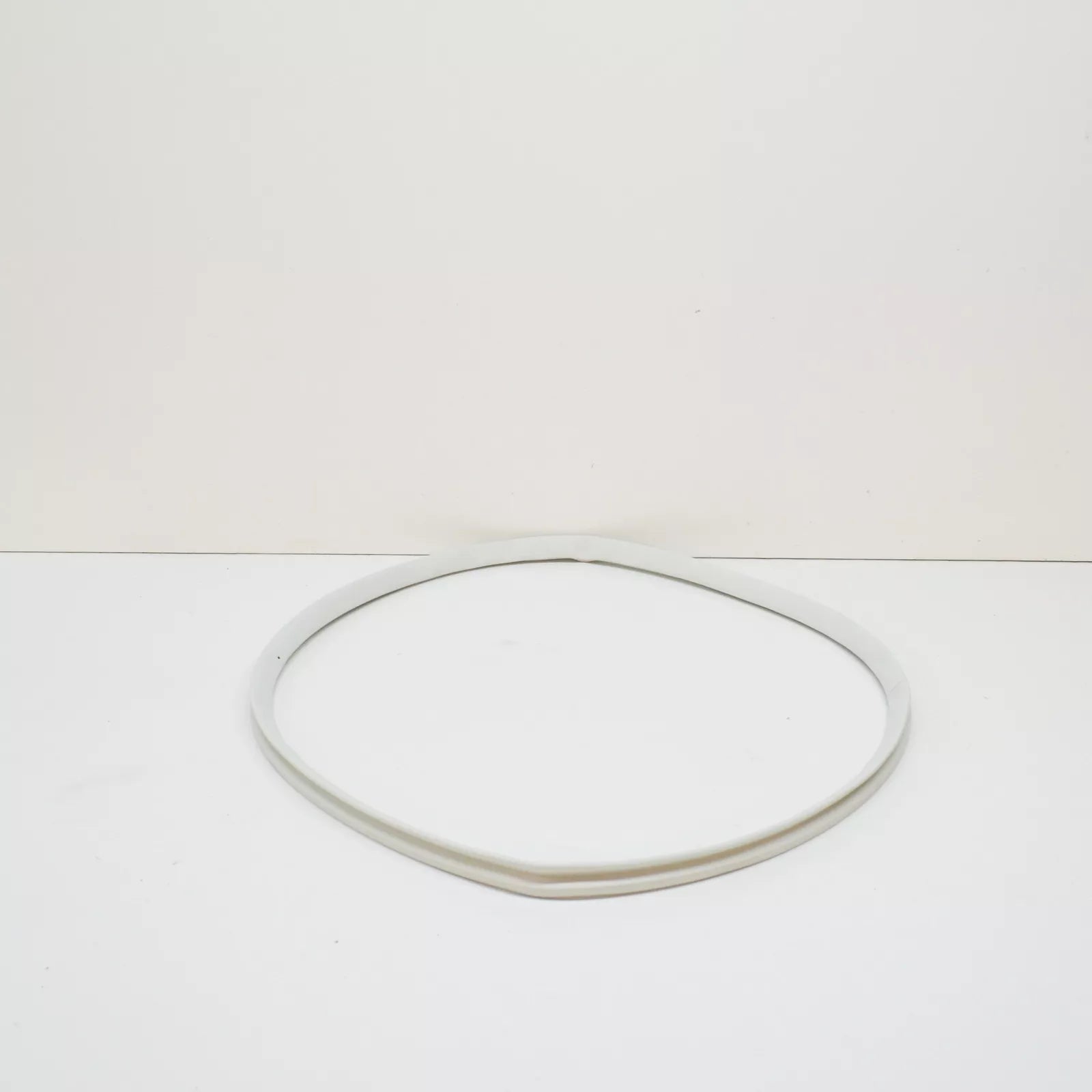 NEW VW TRANSPORTER T5 COOL BOX RUBBER GASKET SEAL 7H7068465A