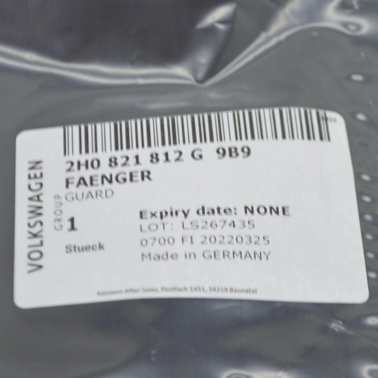 NEW VOLKSWAGEN AMAROK 2H REAR RIGHT MUDGUARD 2H0821812G9B9