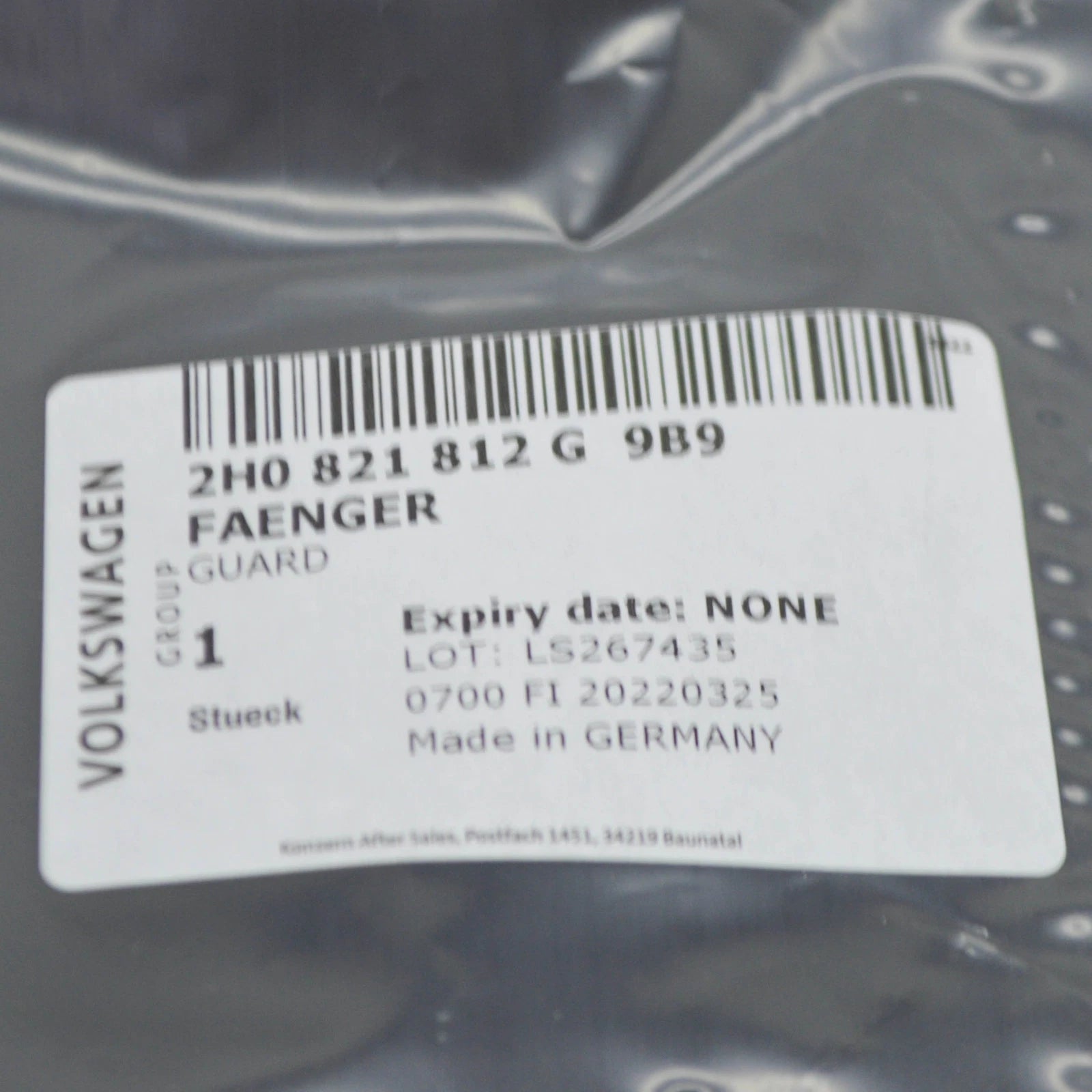 NEW VOLKSWAGEN AMAROK 2H REAR RIGHT MUDGUARD 2H0821812G9B9