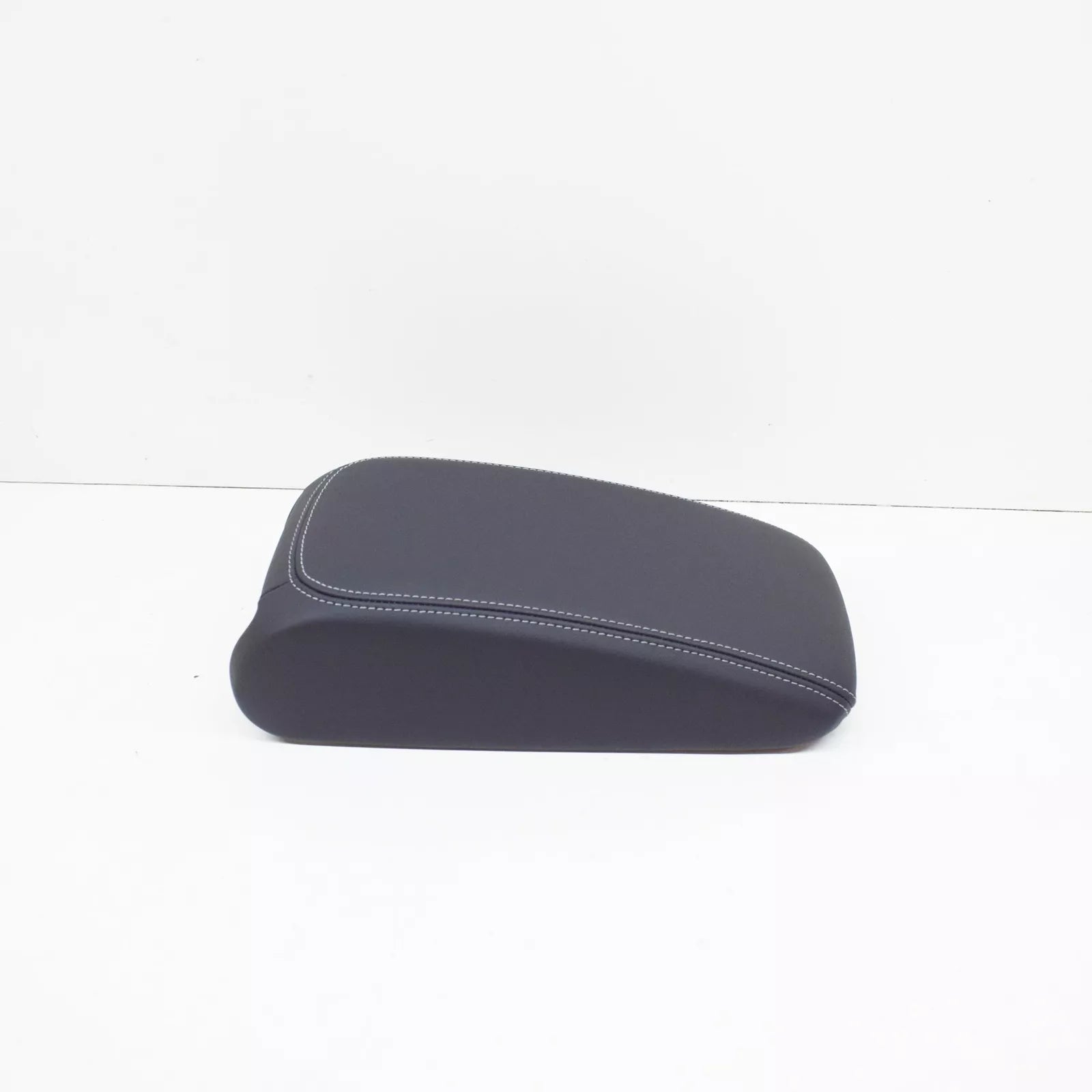 NEW AUDI A3 8V ARMREST LEATHERETTE SOUL BLACK /CLIFF GREY 8V0864207EKND