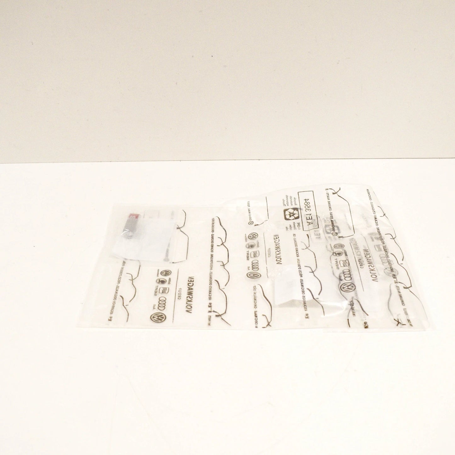 NEW AUDI TT MK3 FV STEERING WHEEL S LINE BADGE 8S0419685