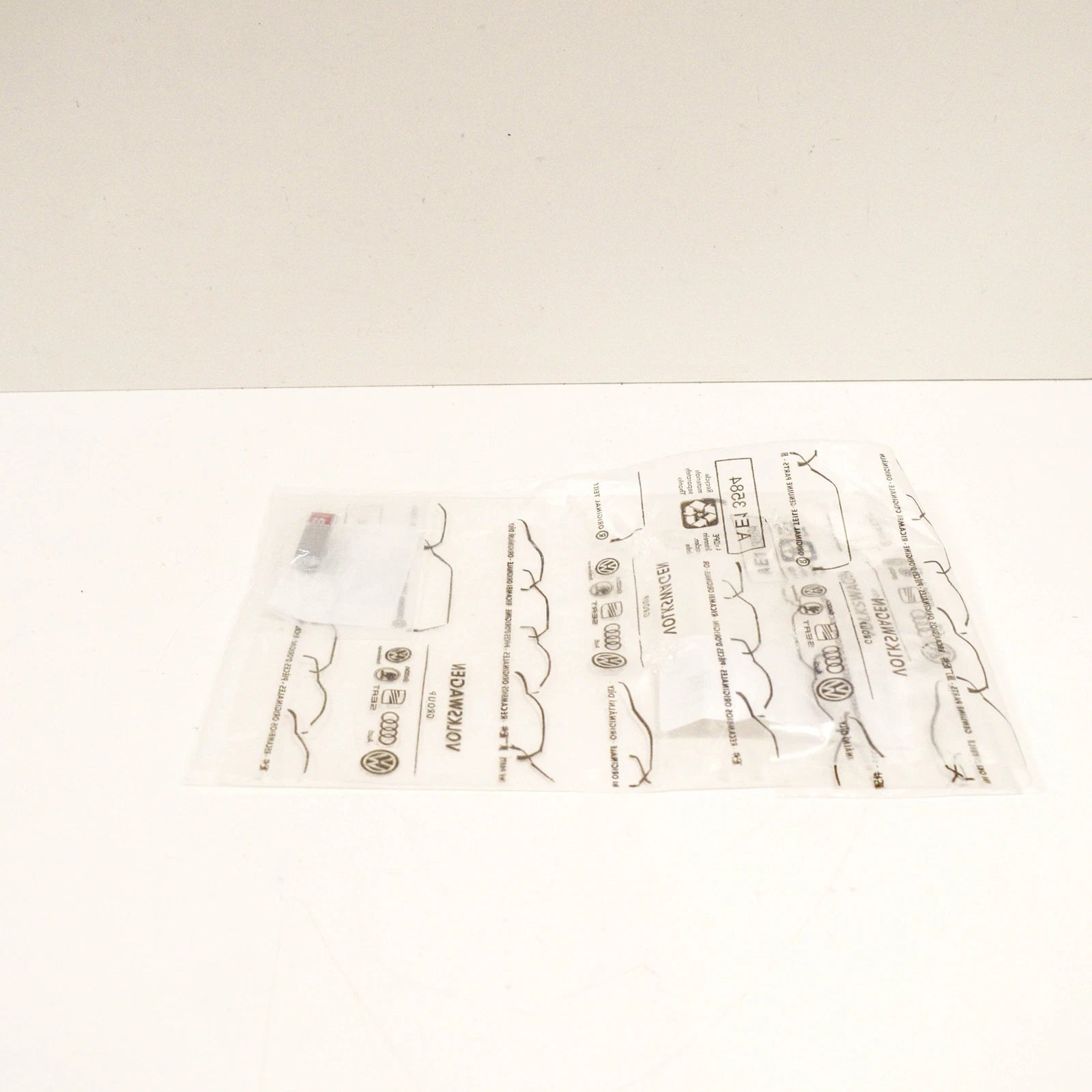 NEW AUDI TT MK3 FV STEERING WHEEL S LINE BADGE 8S0419685