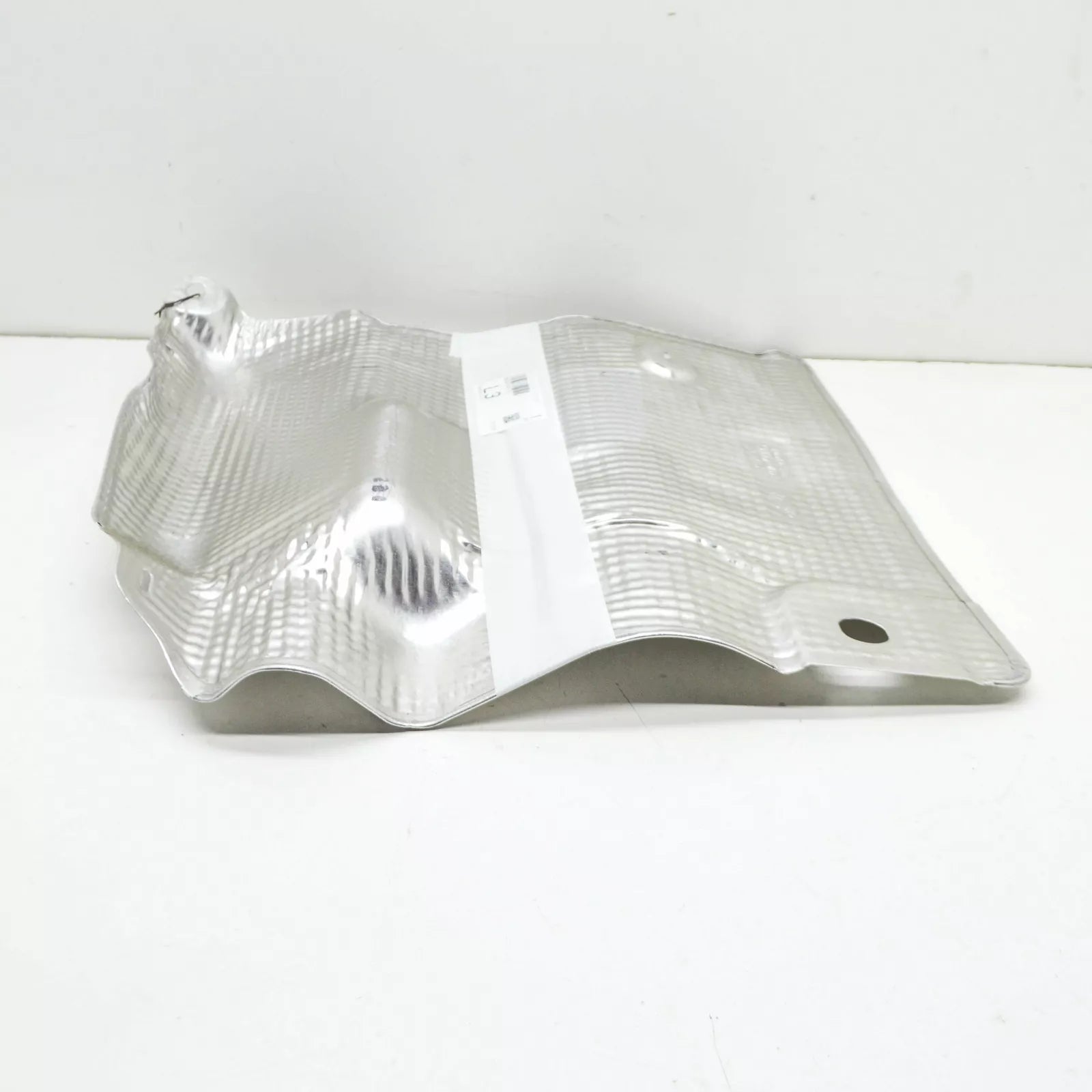 NEW AUDI A4 AVANT B9 EXHAUST RIGHT HEAT PROTECTION 8W0804172