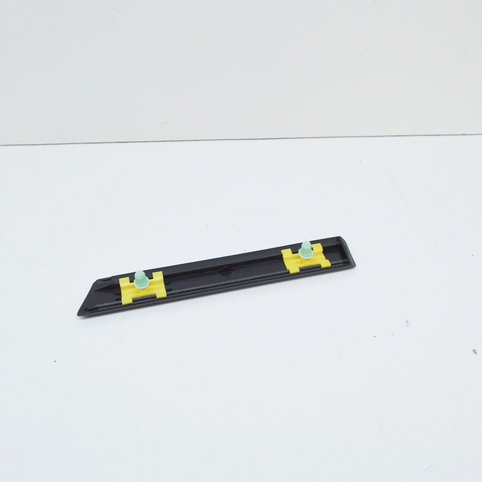 NEW BMW 5 E39 FRONT LEFT FENDER DOOR MOULDING 51138159293 8159293 ORIGINAL