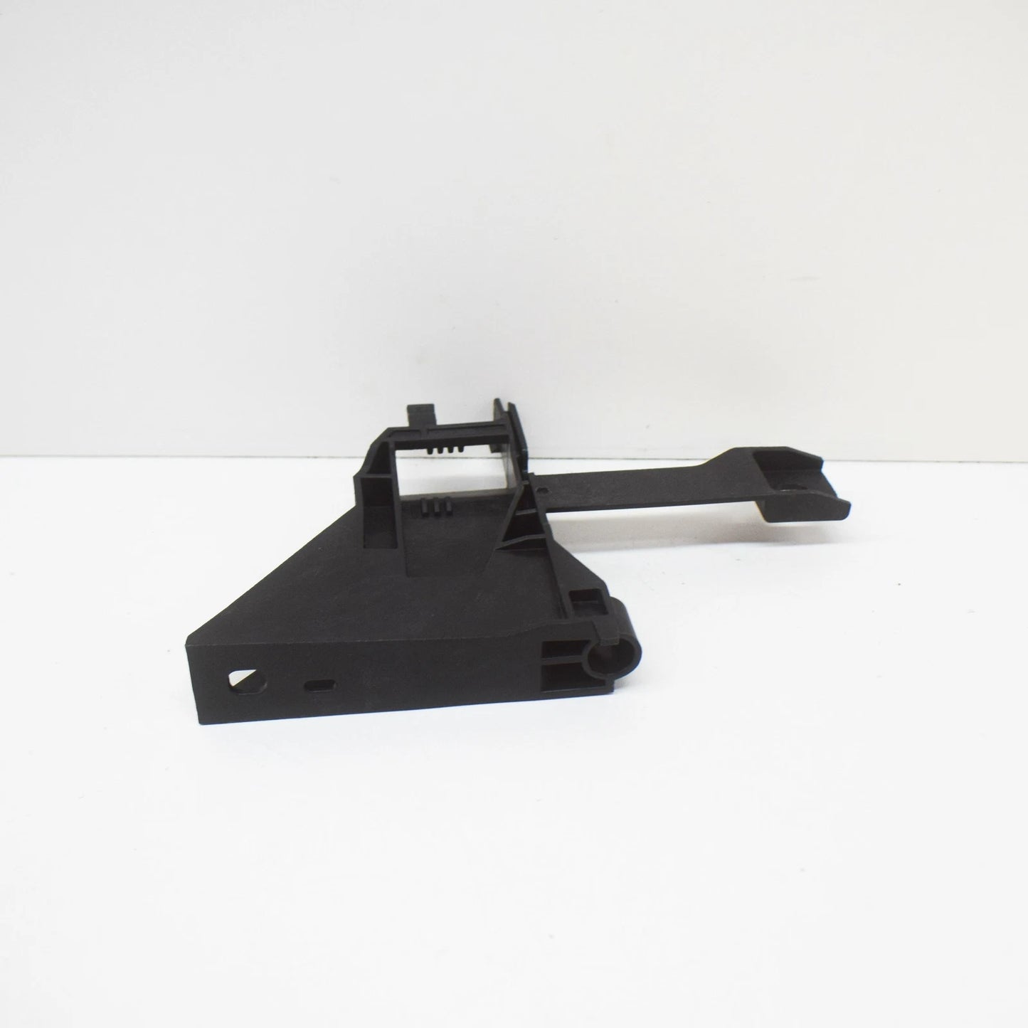 NEW MERCEDES-BENZ CLA COUPE C117 FRONT BUMPER LEFT SUPPORT A2466210134 ORIGINAL