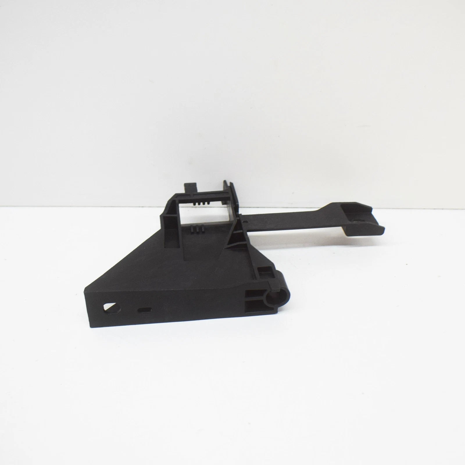 NEW MERCEDES-BENZ CLA COUPE C117 FRONT BUMPER LEFT SUPPORT A2466210134 ORIGINAL