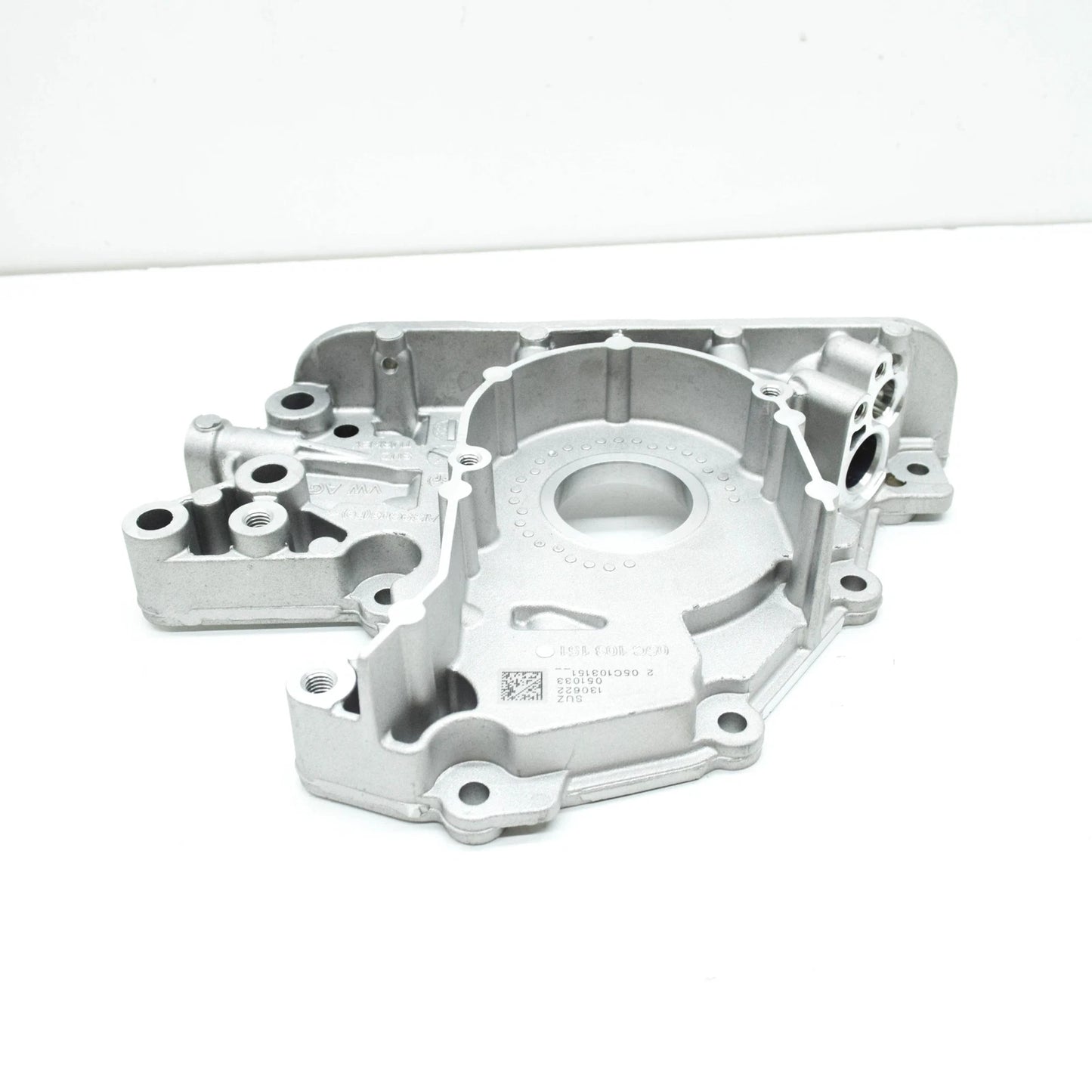 NEW VOLKSWAGEN POLO AW FRONT SEALING FLANGE 05C103151 ORIGINAL