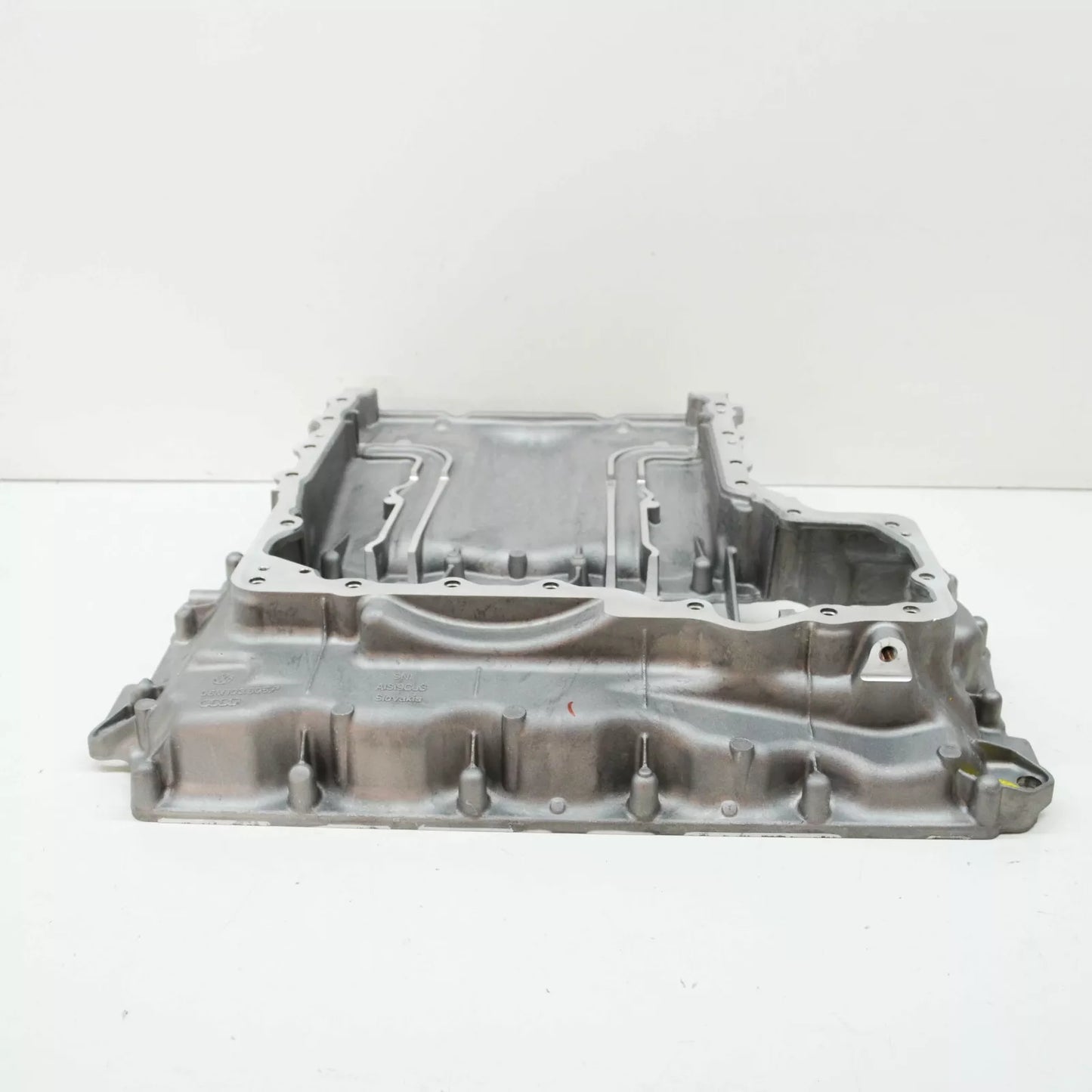 NEW AUDI A4 B9 ENGINE OIL PAN UPPER 06M103603AG ORIGINAL