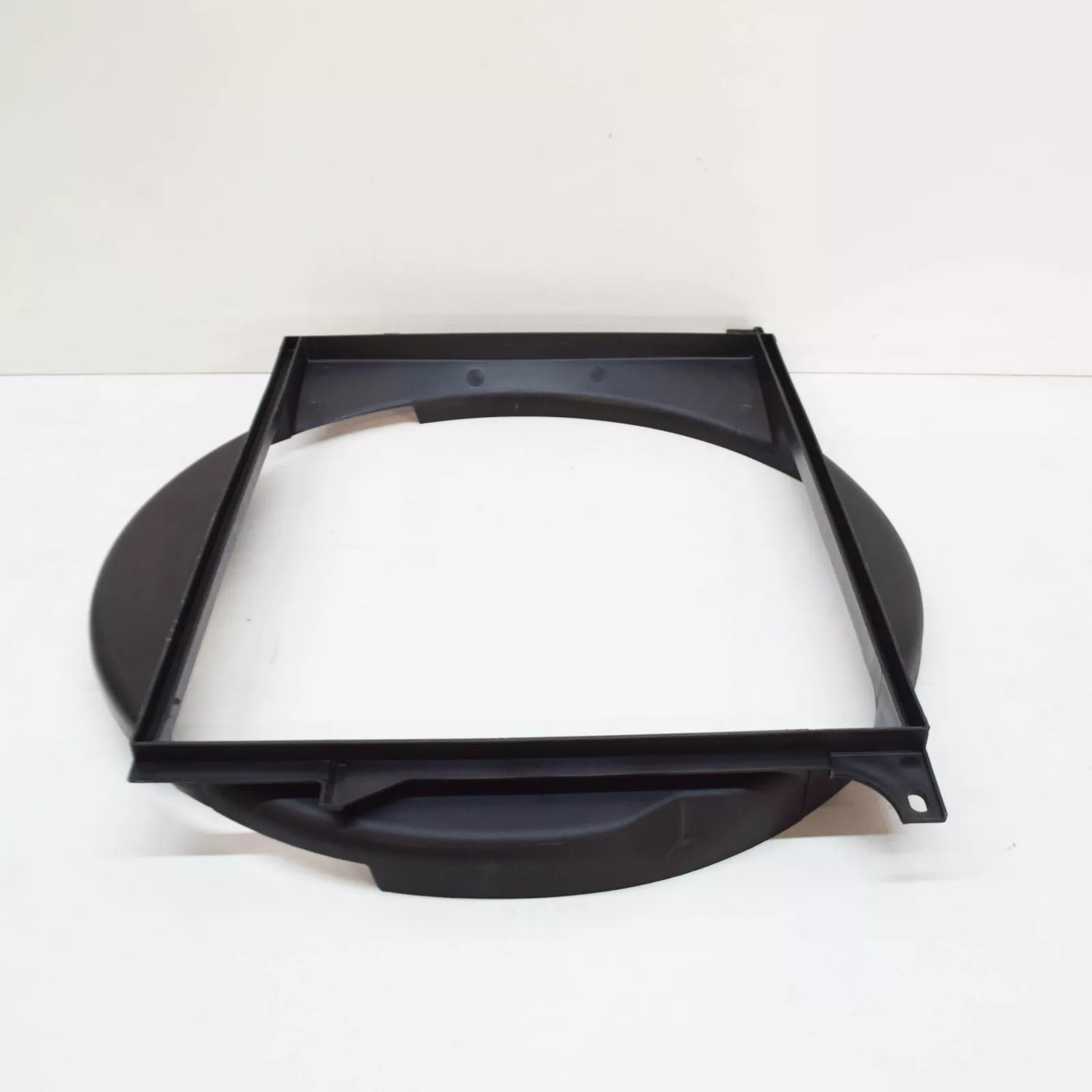 NEW BMW 3 E36 RADIATOR FAN SHROUD 320I 110KW 17111723030 ORIGINAL