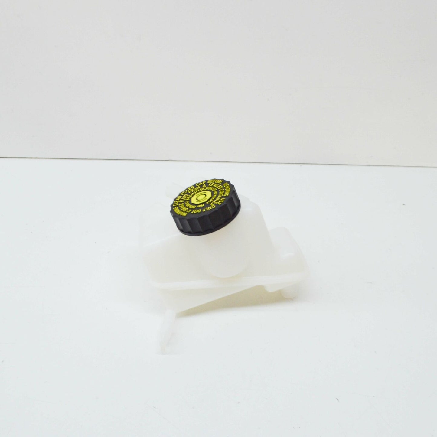 NEW MERCEDES-BENZ C W204 BRAKE BOOSTER RESERVOIR A2044300002 ORIGINAL