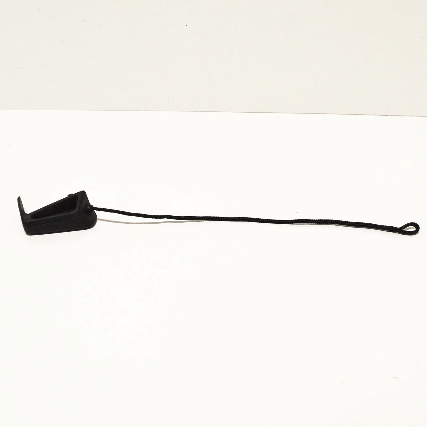 NEW AUDI A1 MK1 PARCEL SHELF RIGHT STRING 8X0867668