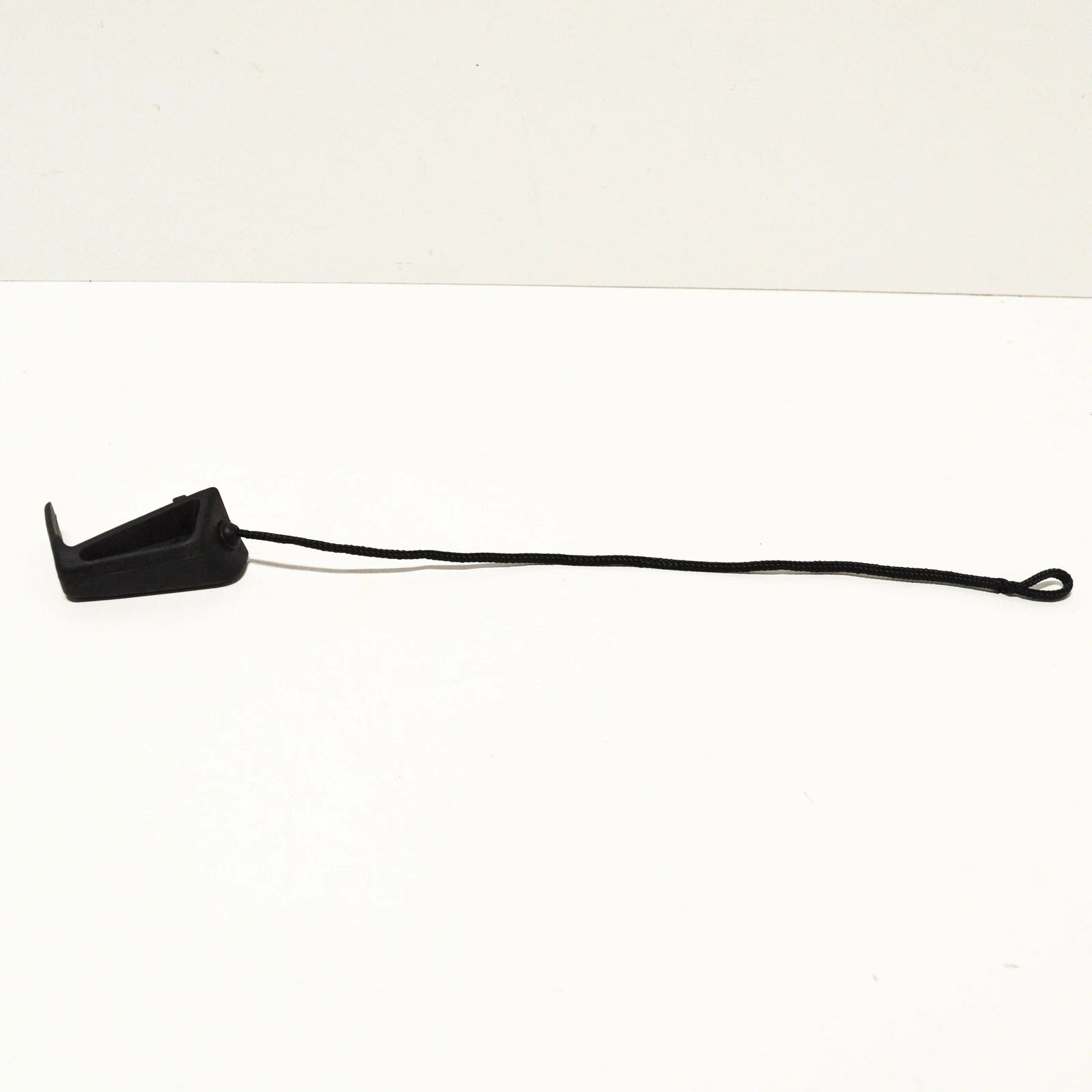 NEW AUDI A1 MK1 PARCEL SHELF RIGHT STRING 8X0867668