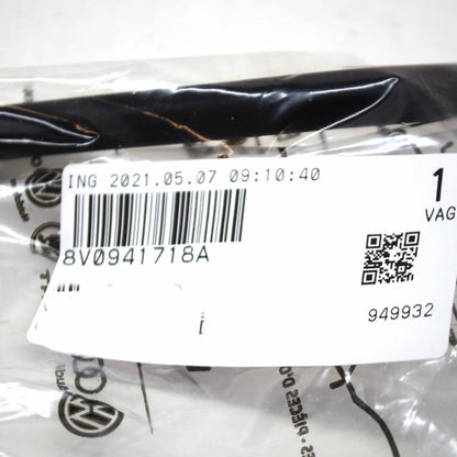 NEW AUDI A3 CABRIO 8V FRONT RIGHT HEADLIGHT HOUSING VENT TUBE 8V0941718A