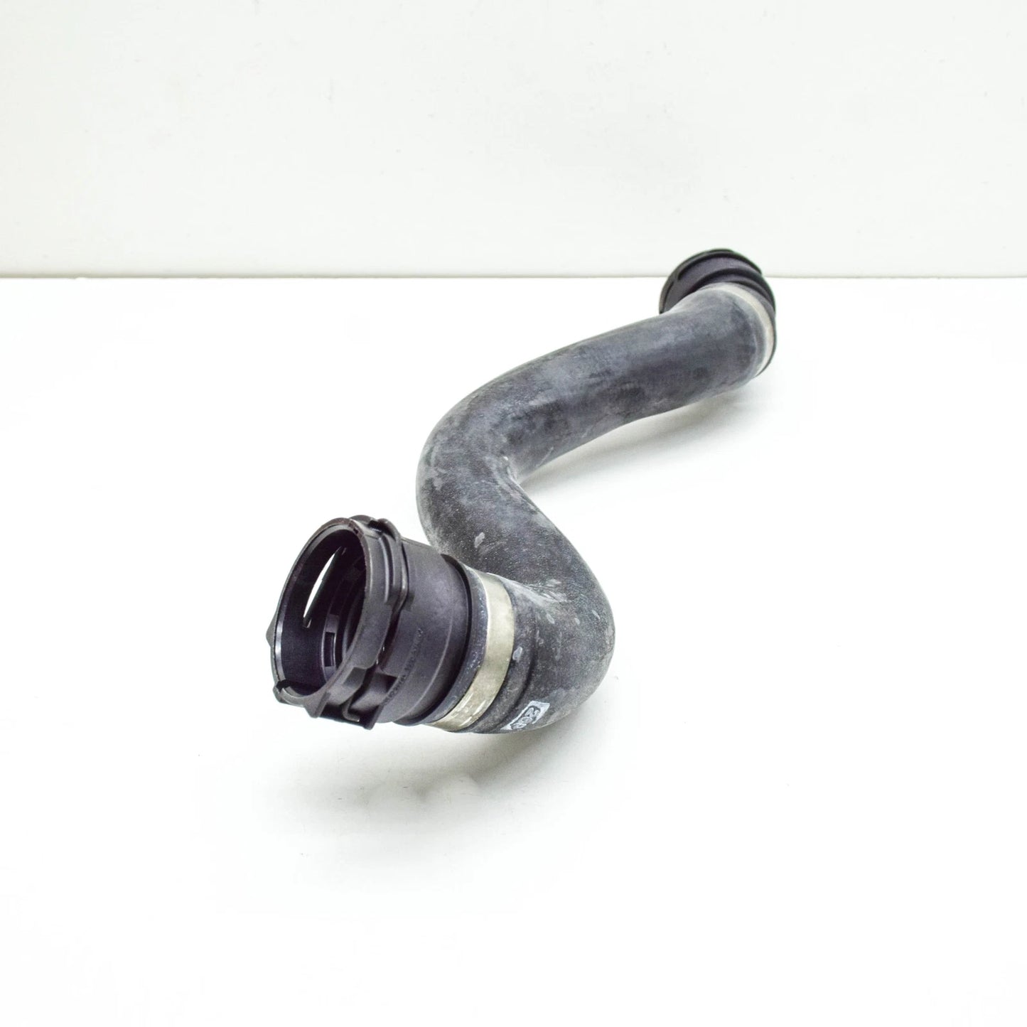 NEW BMW 5 G30 RIGHT WATER COOLANT RADIATOR HOSE 17128602669 ORIGINAL