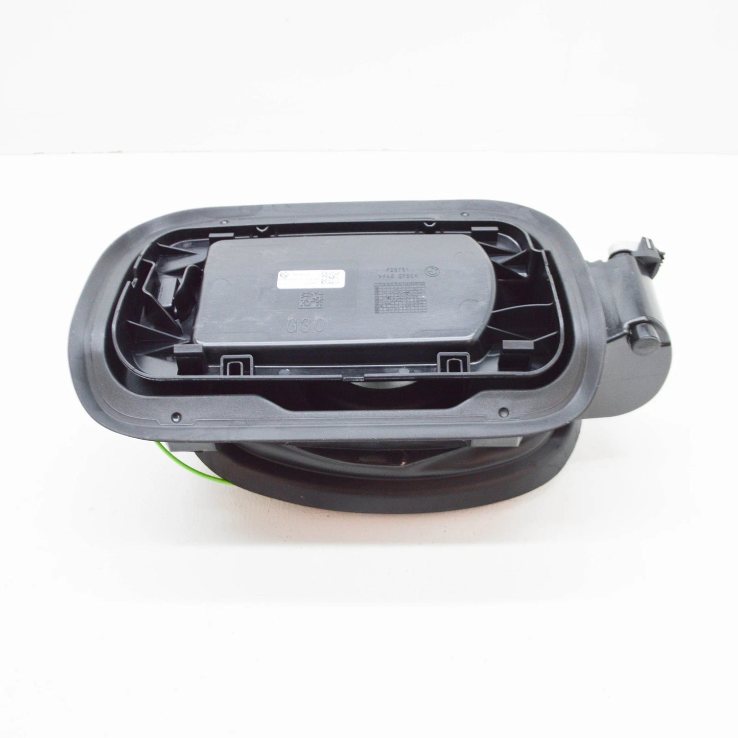 NEW BMW 5 G30 FUEL TANK COVER POT 51177387940 ORIGINAL