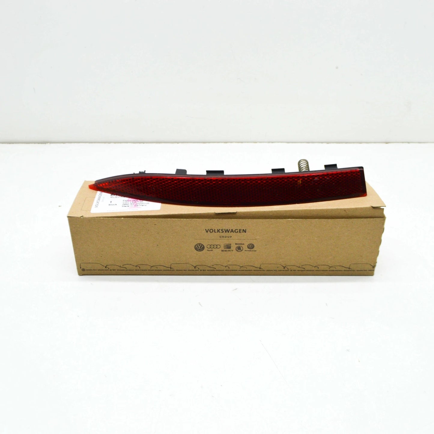 NEW AUDI RS4 AVANT B9 REAR LEFT OUTER BUMPER REFLECTOR 8W0945105G ORIGINAL