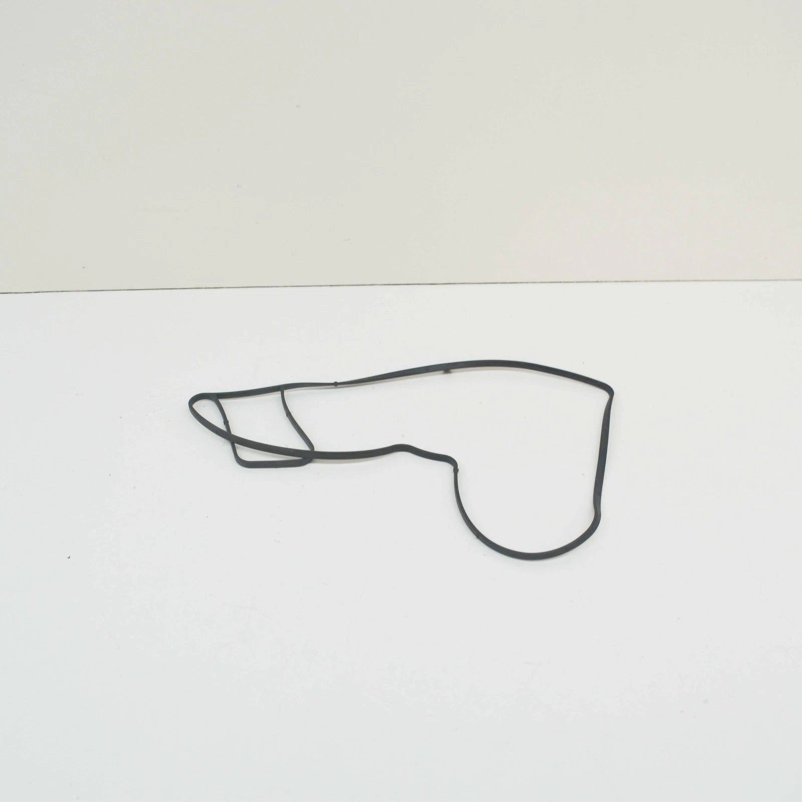 NEW MERCEDES-BENZ E W210 WATER PUMP GASKET A1122010080 ORIGINAL