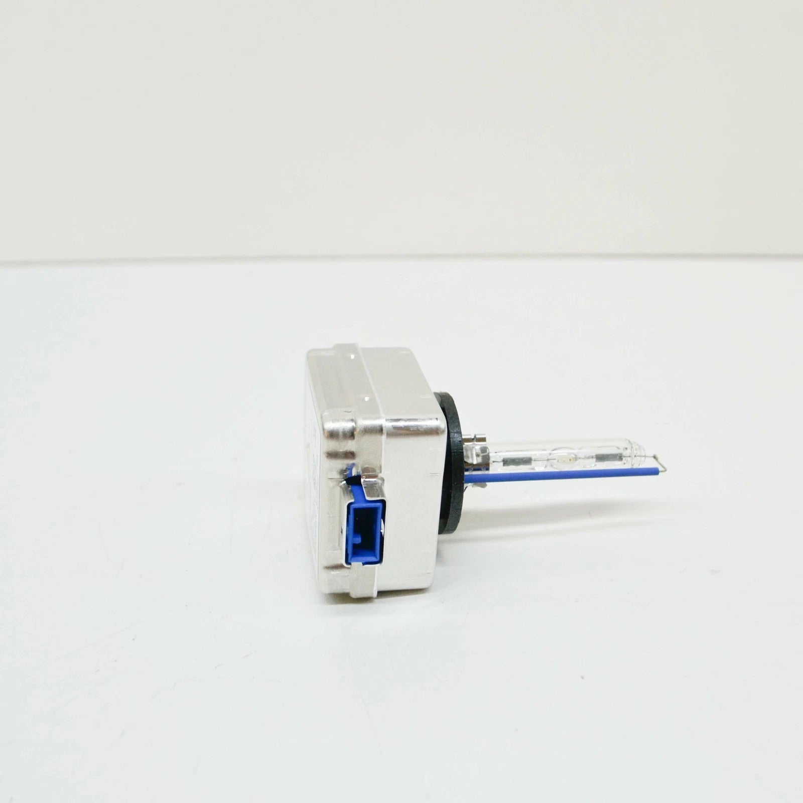 NEW VW AMAROK HEADLIGHT GAS DISCHARGE LAMP BULB N10815201