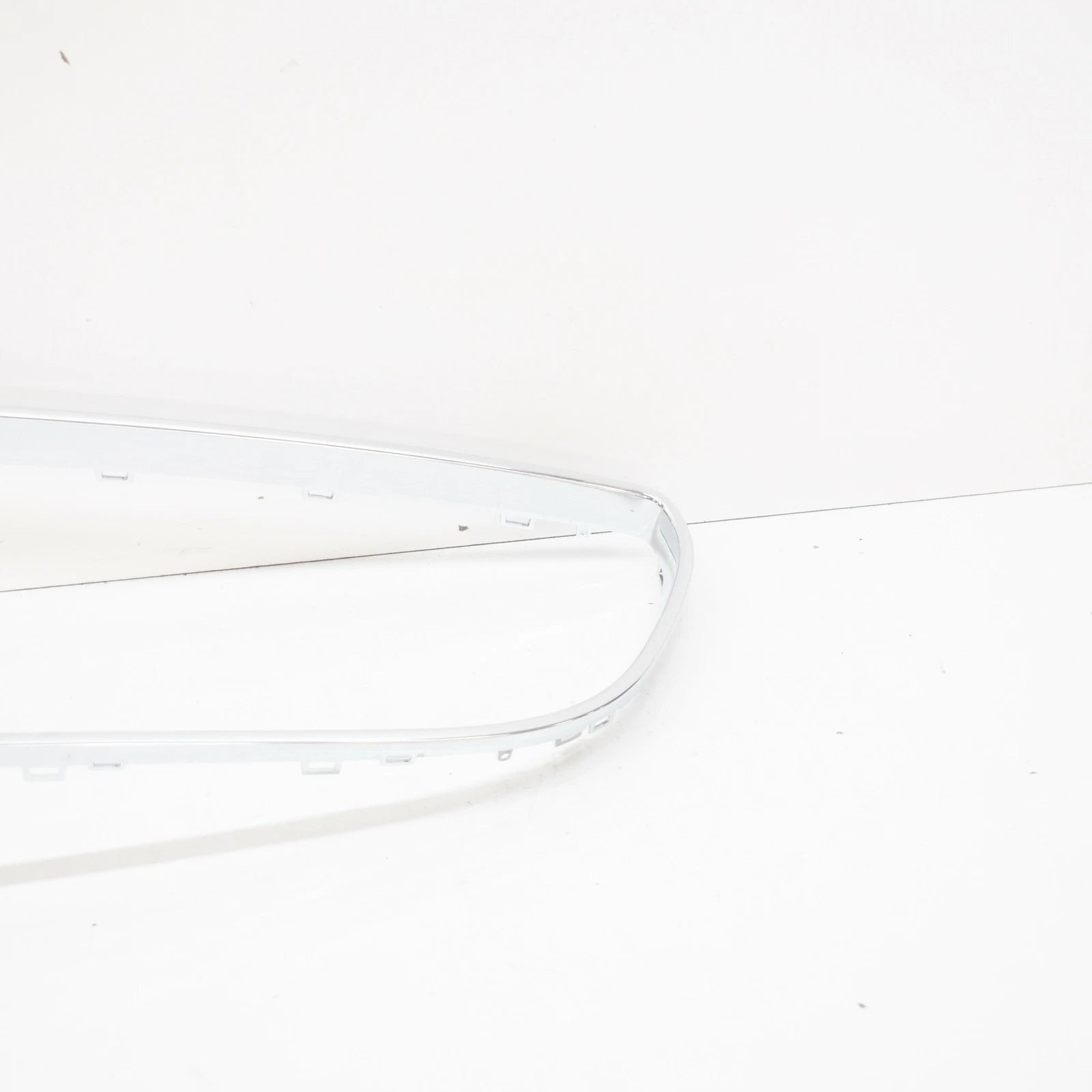 NEW MERCEDES-BENZ CLS C218 RADIATOR GRILLE SURROUND TRIM A2188850000 ORIGINAL