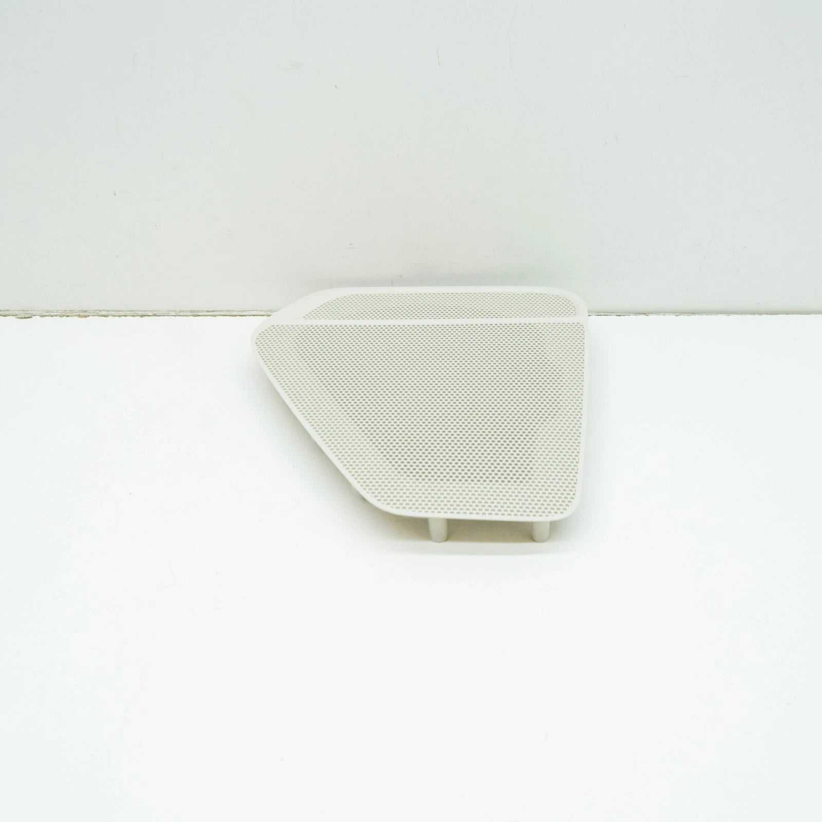 NEW VW TOUAREG 7P MK2 REAR RIGHT DOOR LOUDSPEAKER COVER 7P6868160NX1 ORIGINAL