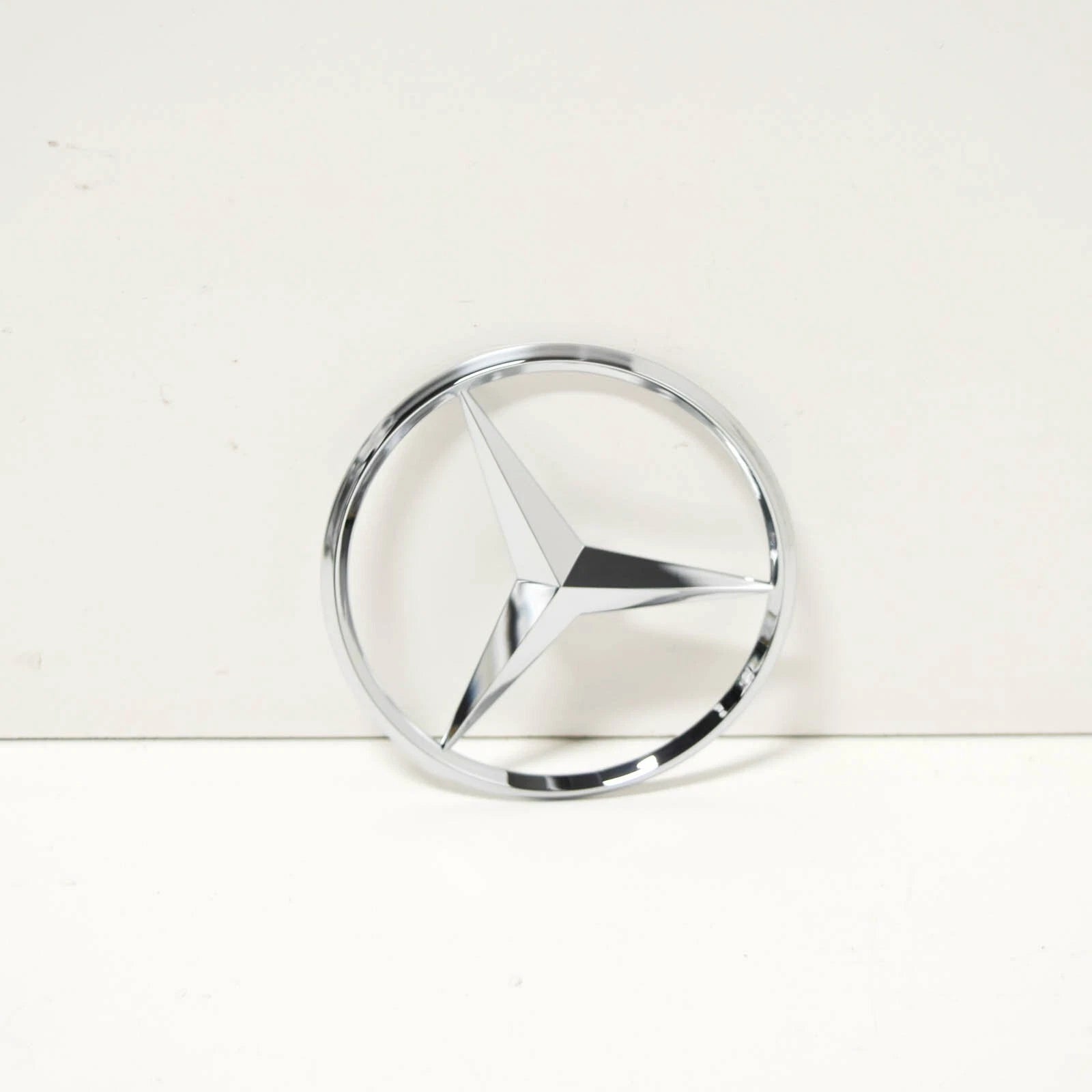 NEW MERCEDES-BENZ C-CLASS S204 TRUNK BOOT LID BADGE EMBLEM A2047580158