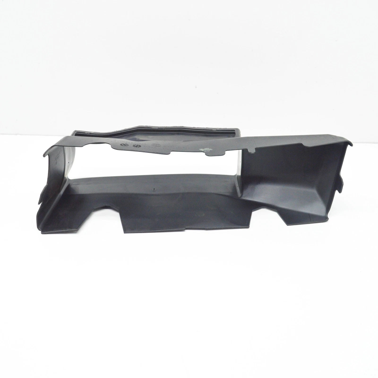 NEW VOLKSWAGEN TOUAREG 7P LEFT RADIATOR AIR DUCT 7P6121395B ORIGINAL