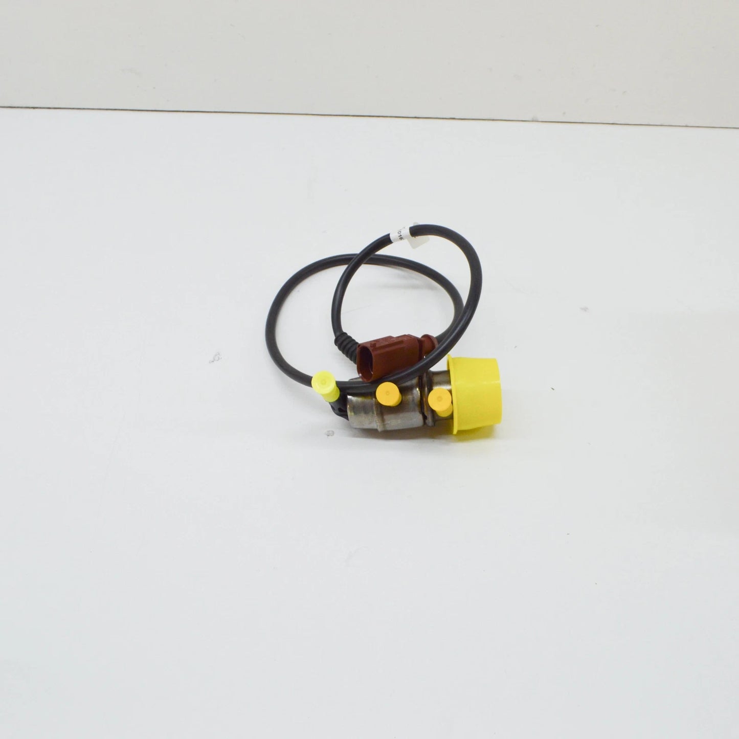 NEW AUDI A4 B9 REDUCTION AGENT INJECTOR 04L131113S ORIGINAL