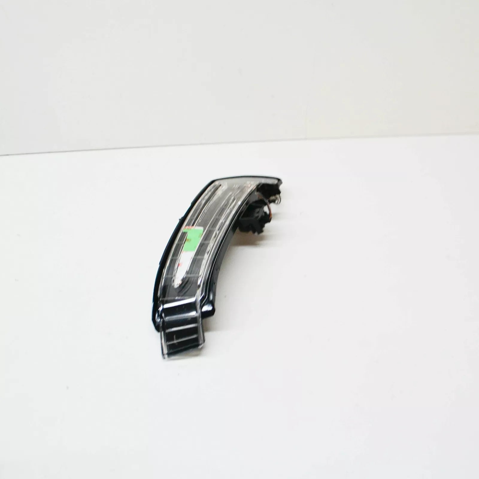 NEW MB E W212 FRONT LEFT DOOR MIRROR TURN INDICATOR A2129067201