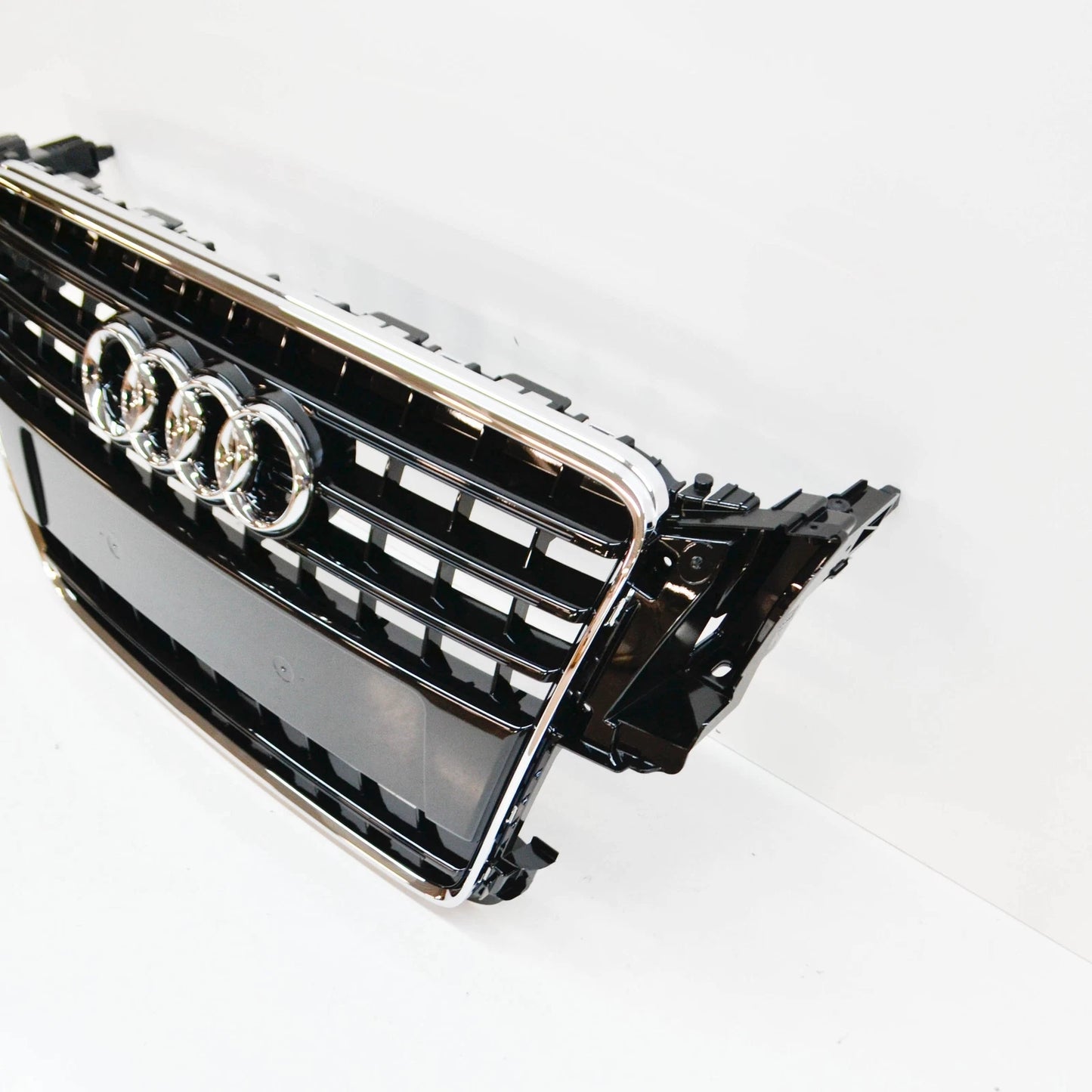 NEW AUDI A5 8T3 S-LINE FRONT BUMPER CENTER RADIATOR GRILLE 8T0853651 ET94