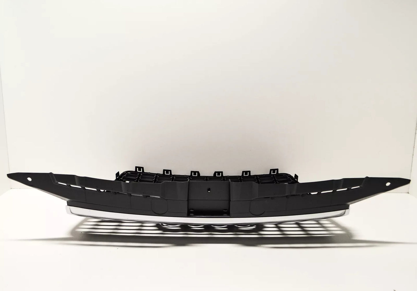 NEW AUDI A3 8P FRONT BUMPER RADIATOR GRILLE 8P4853651D 1QP