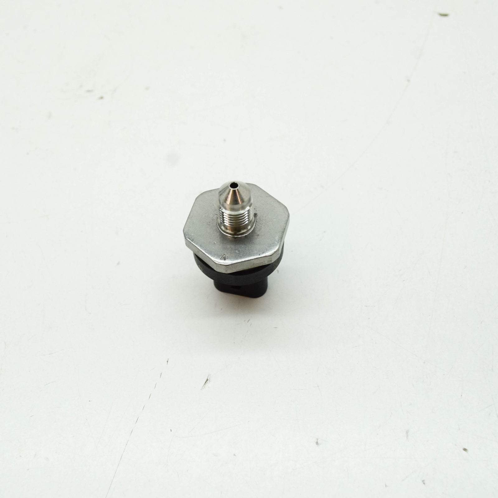 new mini countryman f60 fuel high-pressure sensor 8631820 13538631820 original