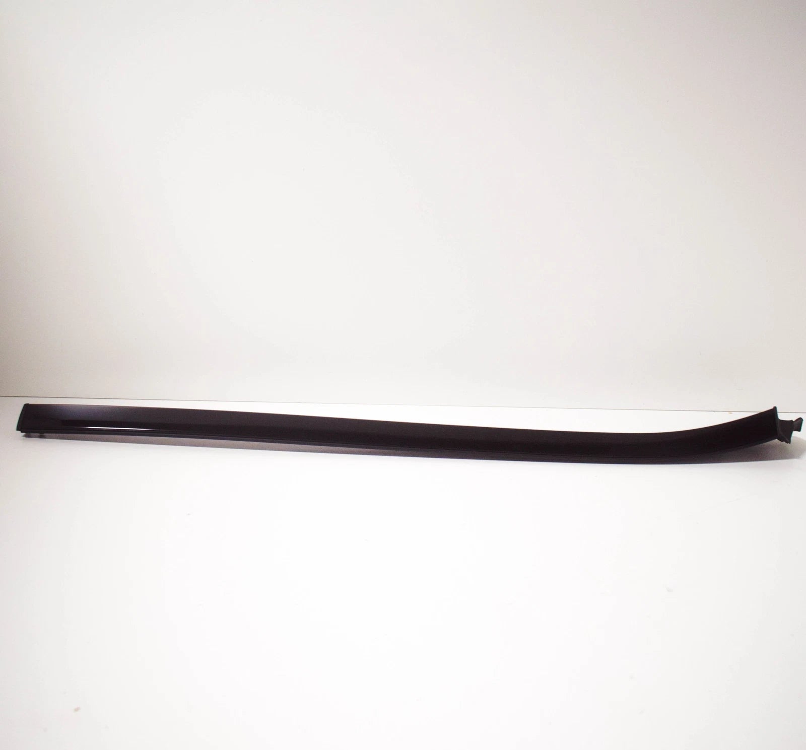 NEW MERCEDES BENZ C A205 RIGHT WATER DEFLECTOR A2056901882