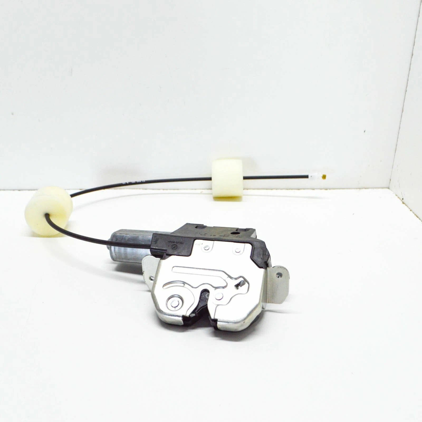 NEW MERCEDES-BENZ S W221 REAR LID LOCK A2217500185 ORIGINAL