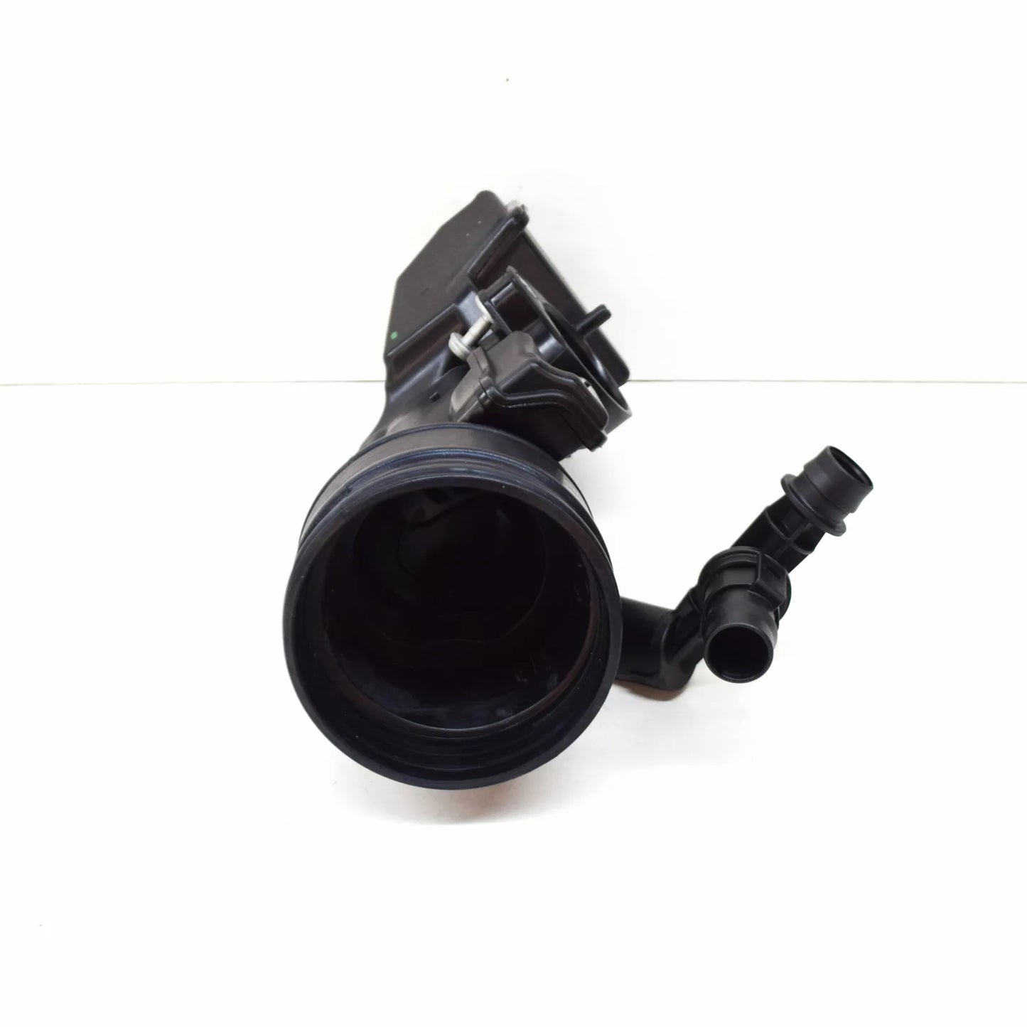 NEW VW T-ROC A11 TURBOCHARGER AIR INTAKE PIPE 04C129654A