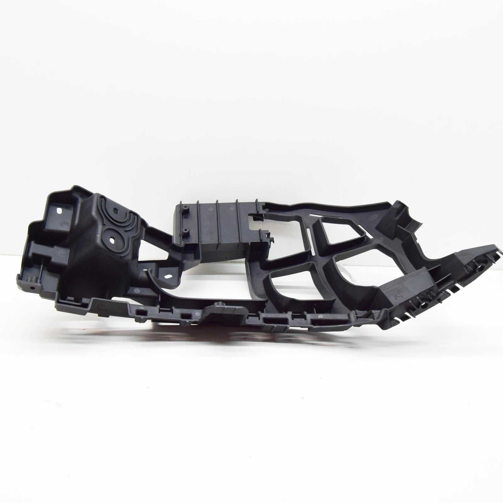 NEW VW BEETLE 5C REAR BUMPER RIGHT BRACKET GUIDE 5C5807376A ORIGINAL