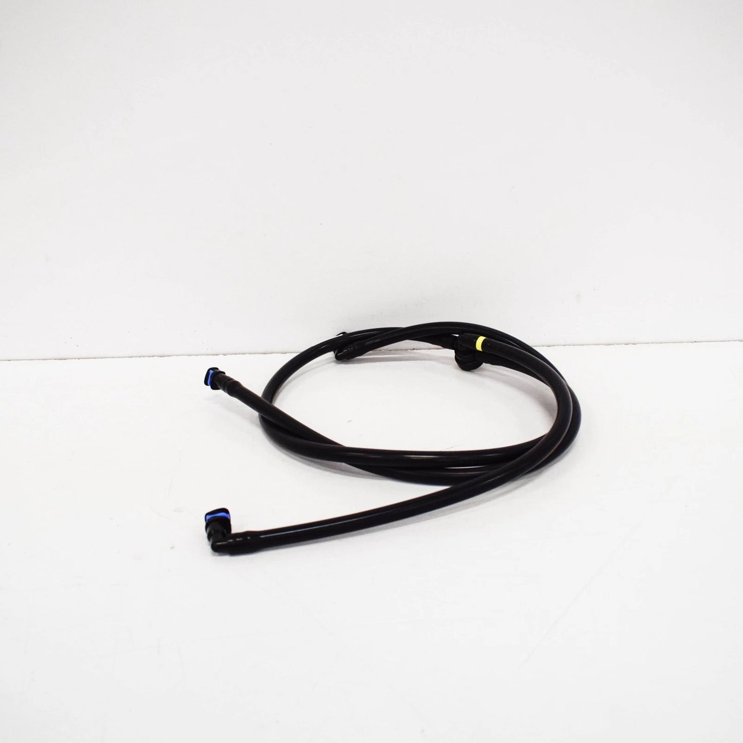 NEW BMW 1 E88 FRONT HEADLIGHT WASHER HOSE LINE 61677179469 ORIGINAL