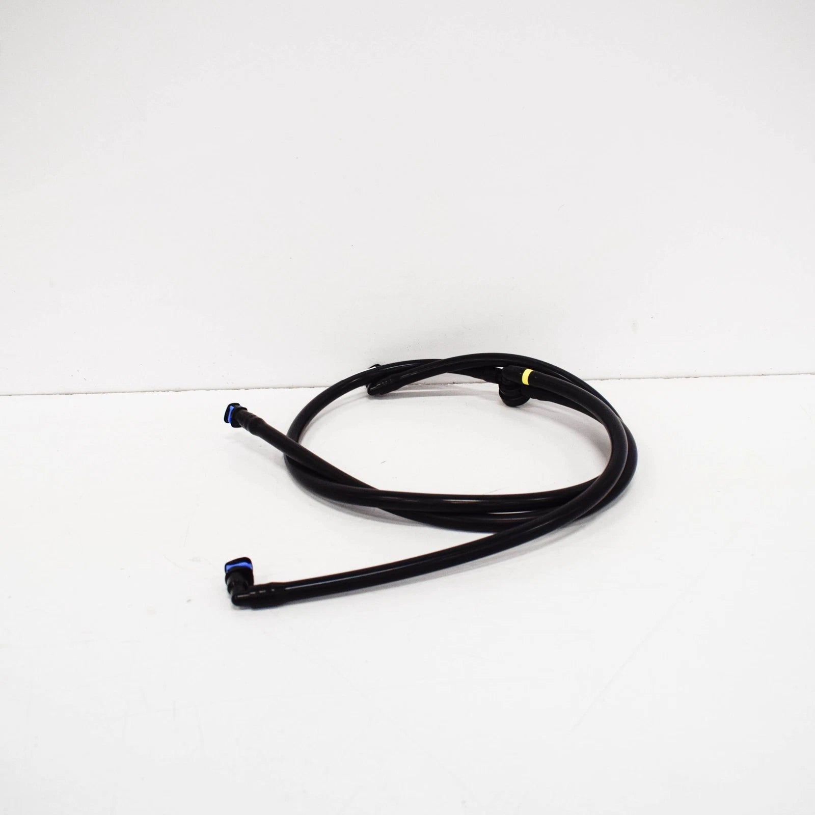 NEW BMW 1 E88 FRONT HEADLIGHT WASHER HOSE LINE 61677179469 ORIGINAL