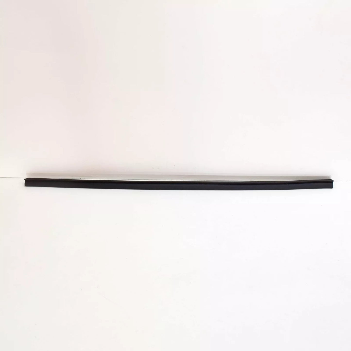 NEW MERCEDES-BENZ E W213 FRONT RADIATOR GRILLE UPPER SEAL A2136280900 ORIGINAL