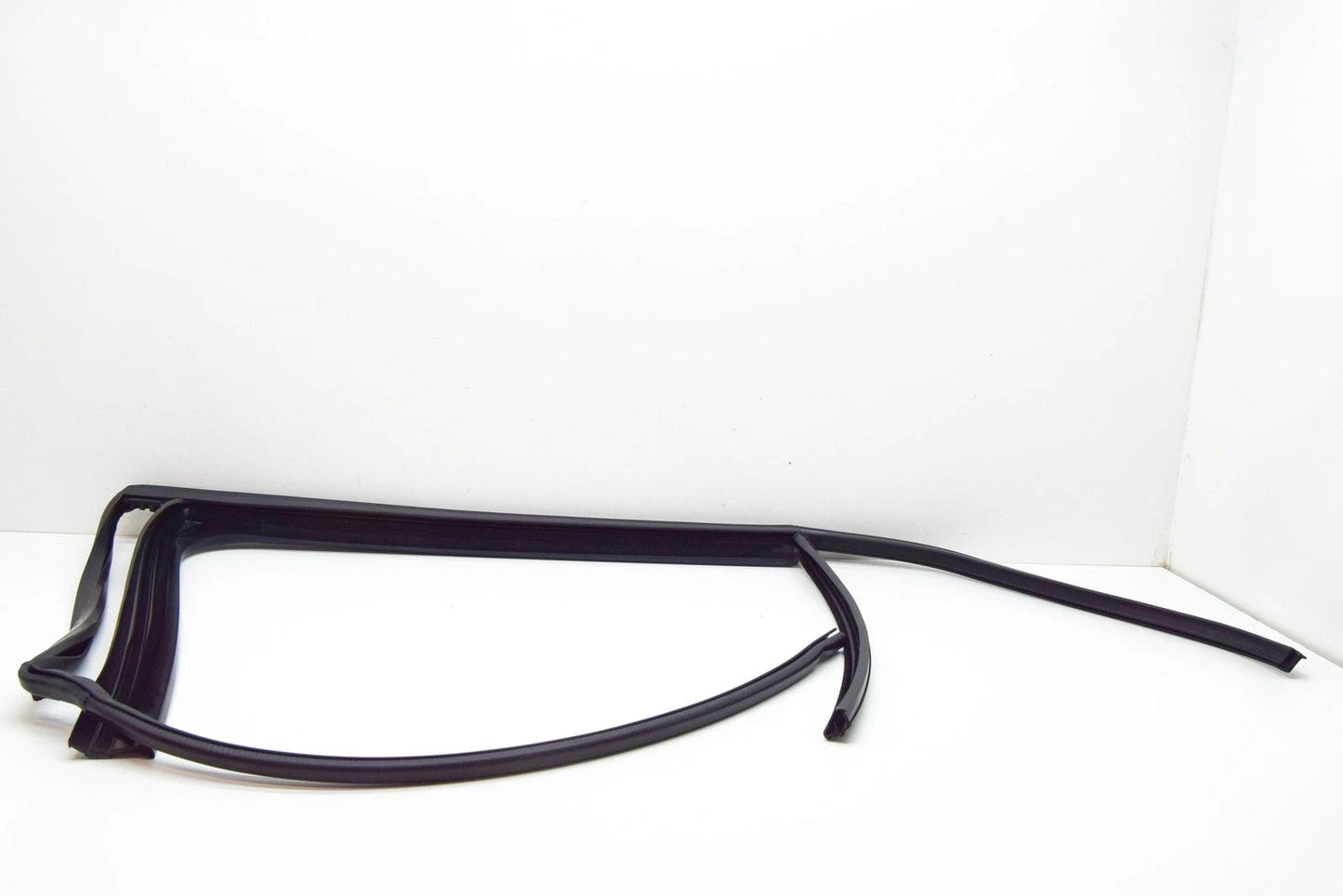 NEW VOLKSWAGEN GOLF MK7 5G REAR LEFT DOOR SEALING 5G6839431J5AP ORIGINAL