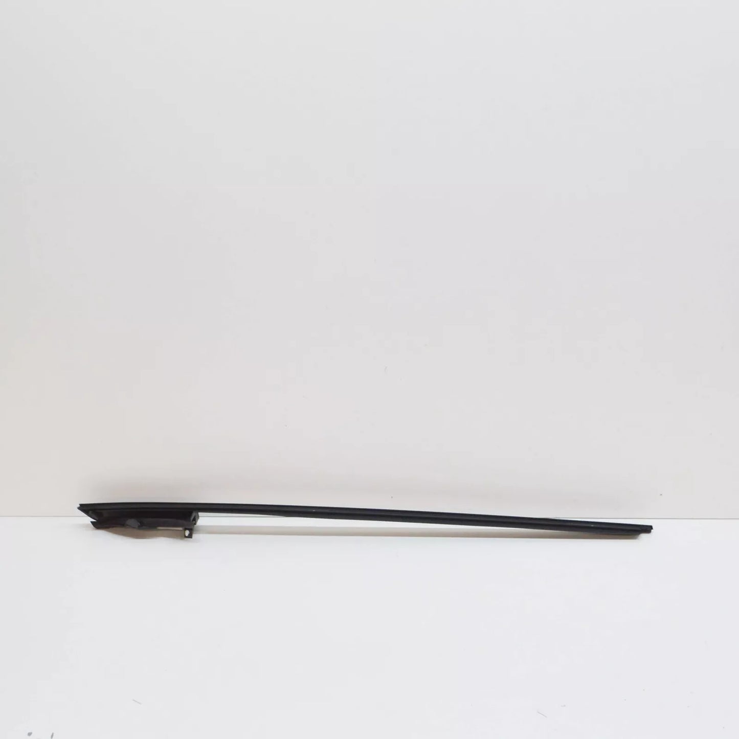 NEW BMW 4 F33, F83 REAR RIGHT DOOR WINDOW FINISHER 7295572 51377295572 ORIGINAL