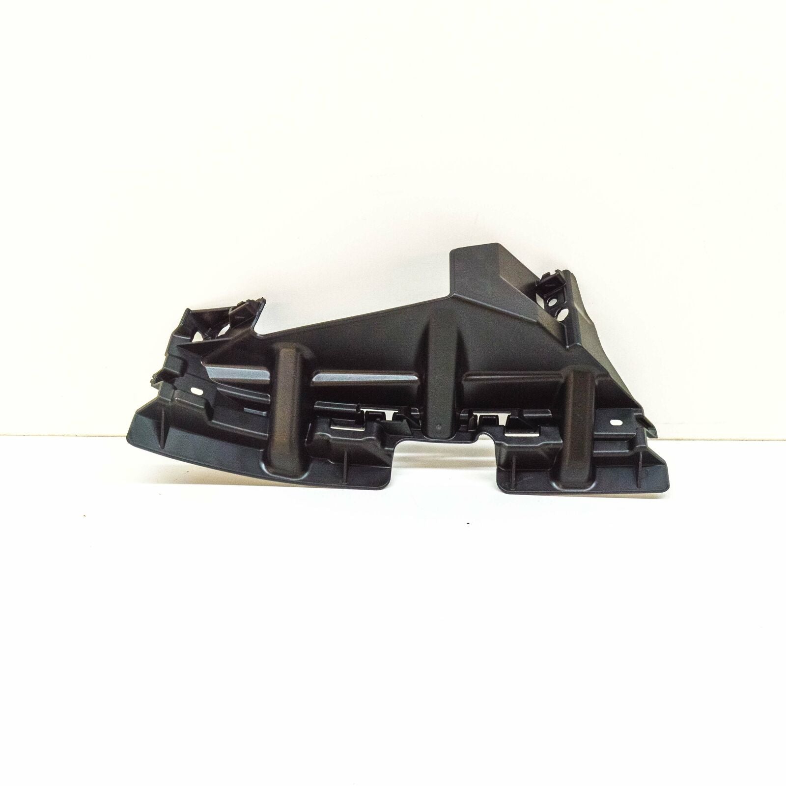 NEW VOLKSWAGEN TOUAREG 7P FRONT RIGHT FOG LIGHT BRACKET MOUNT 7P6807724 ORIGINAL